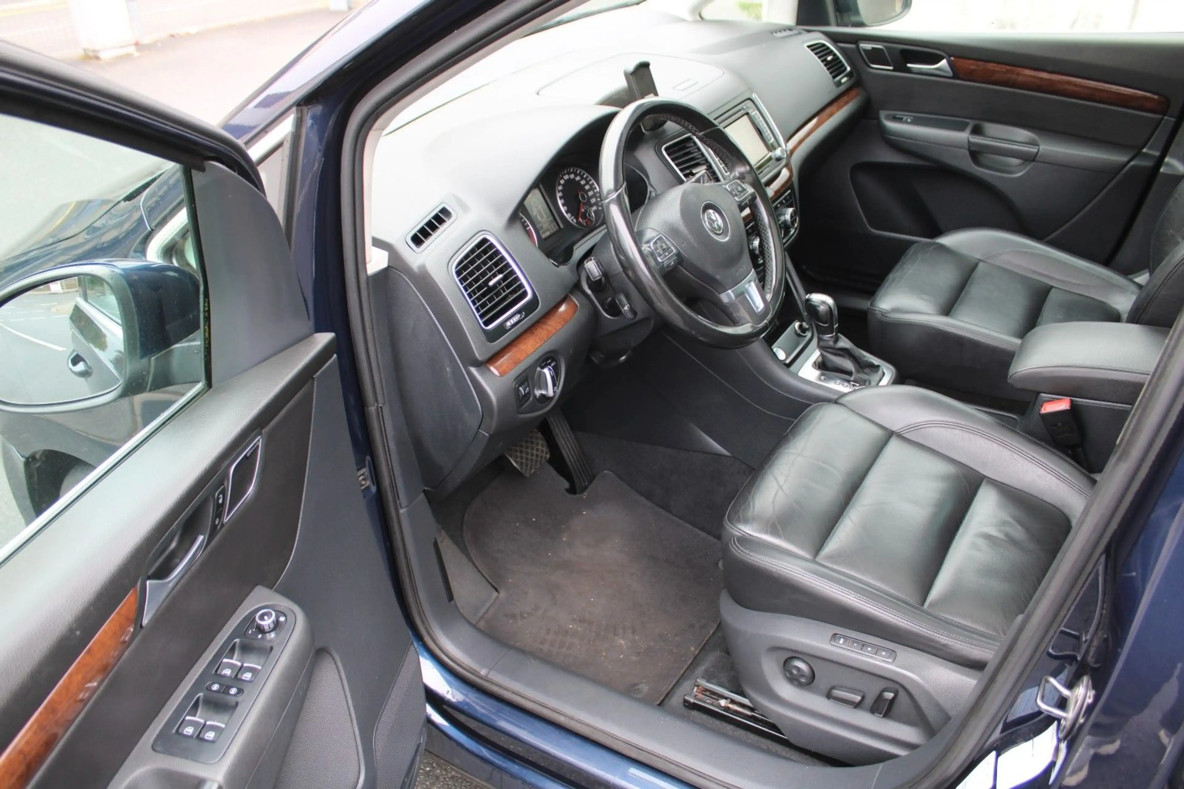 Volkswagen Sharan Highline BMT Automatik Panorama Leder Nav — photo 5
