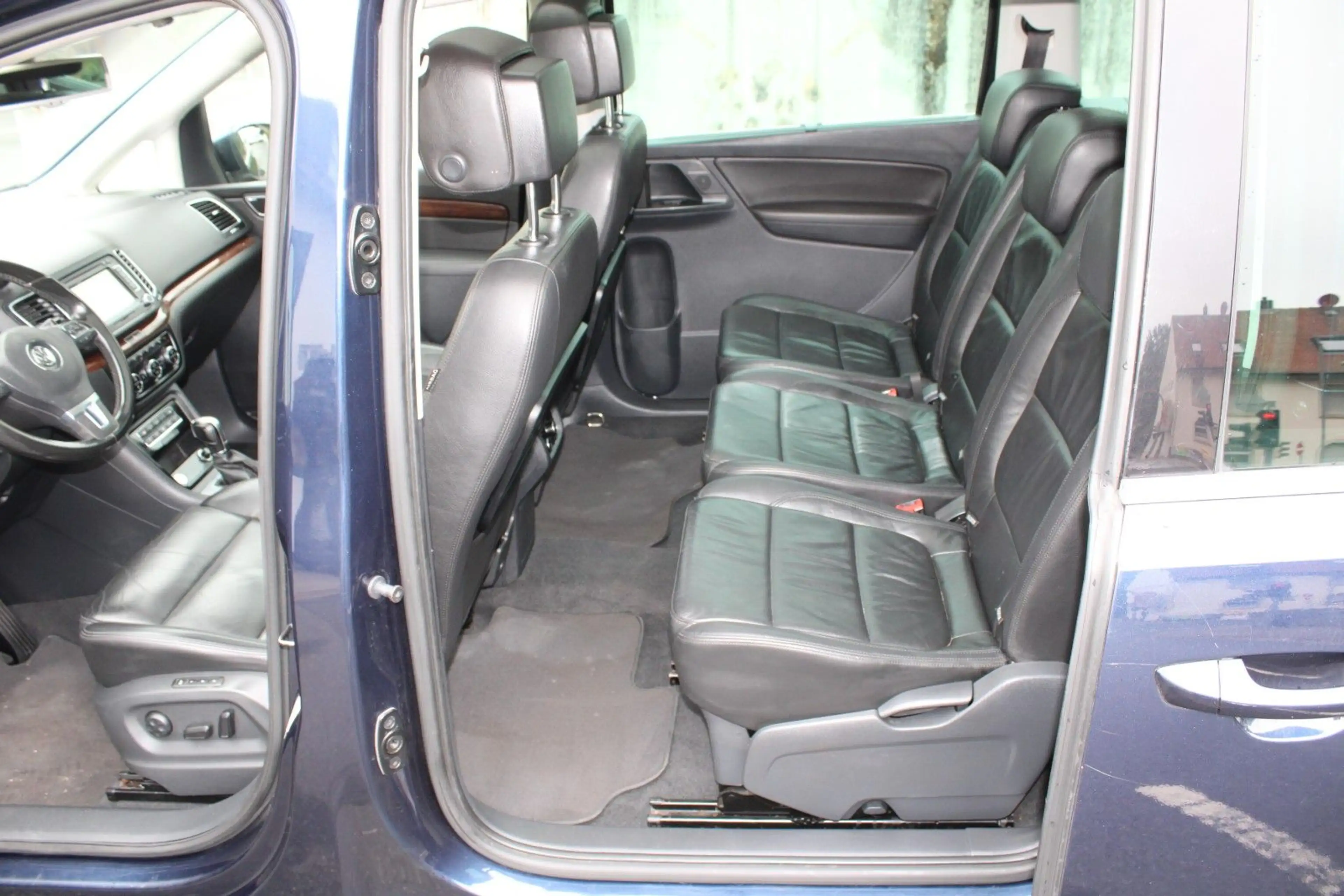 Volkswagen Sharan Highline BMT Automatik Panorama Leder Nav — photo 22