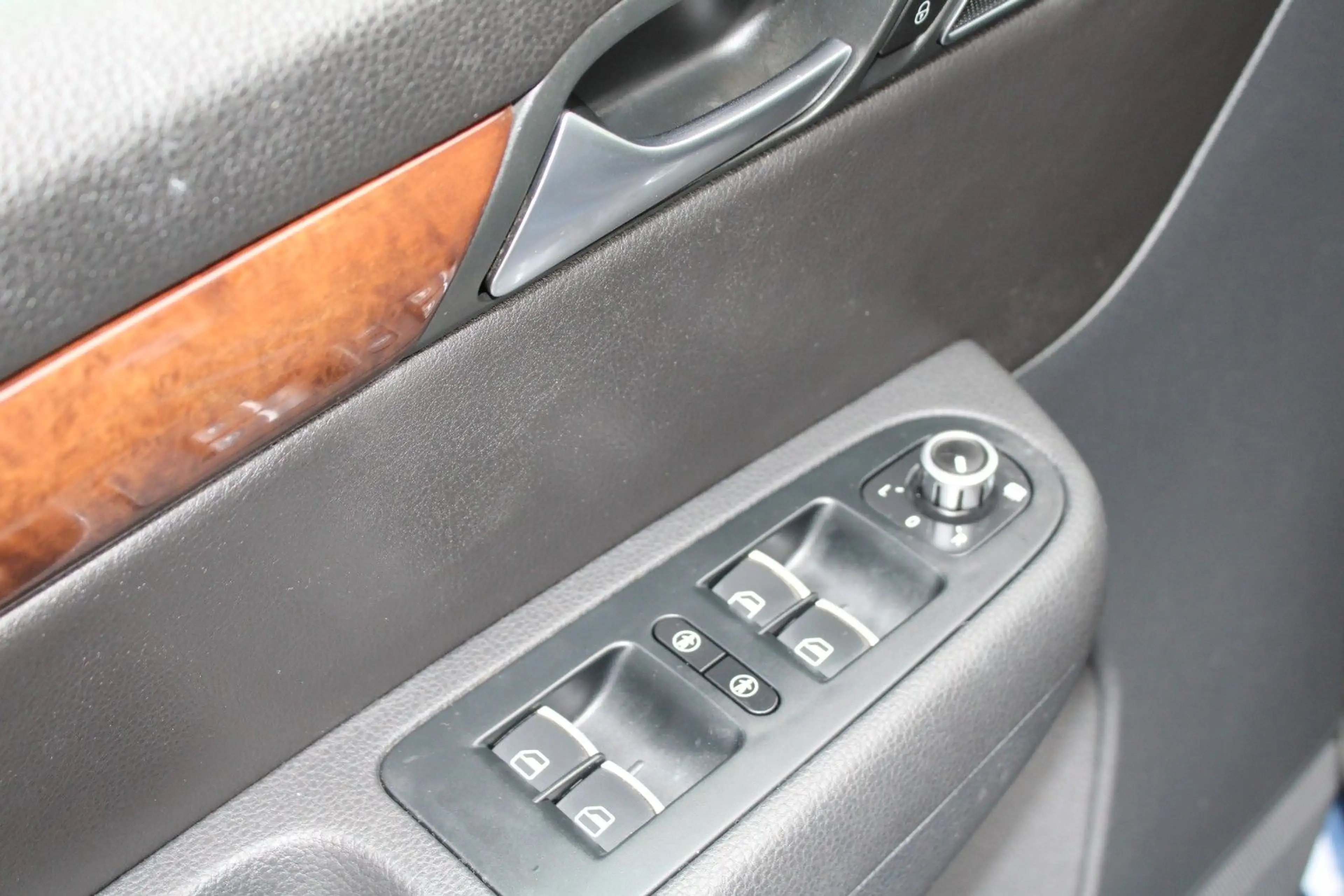 Volkswagen Sharan Highline BMT Automatik Panorama Leder Nav — photo 24