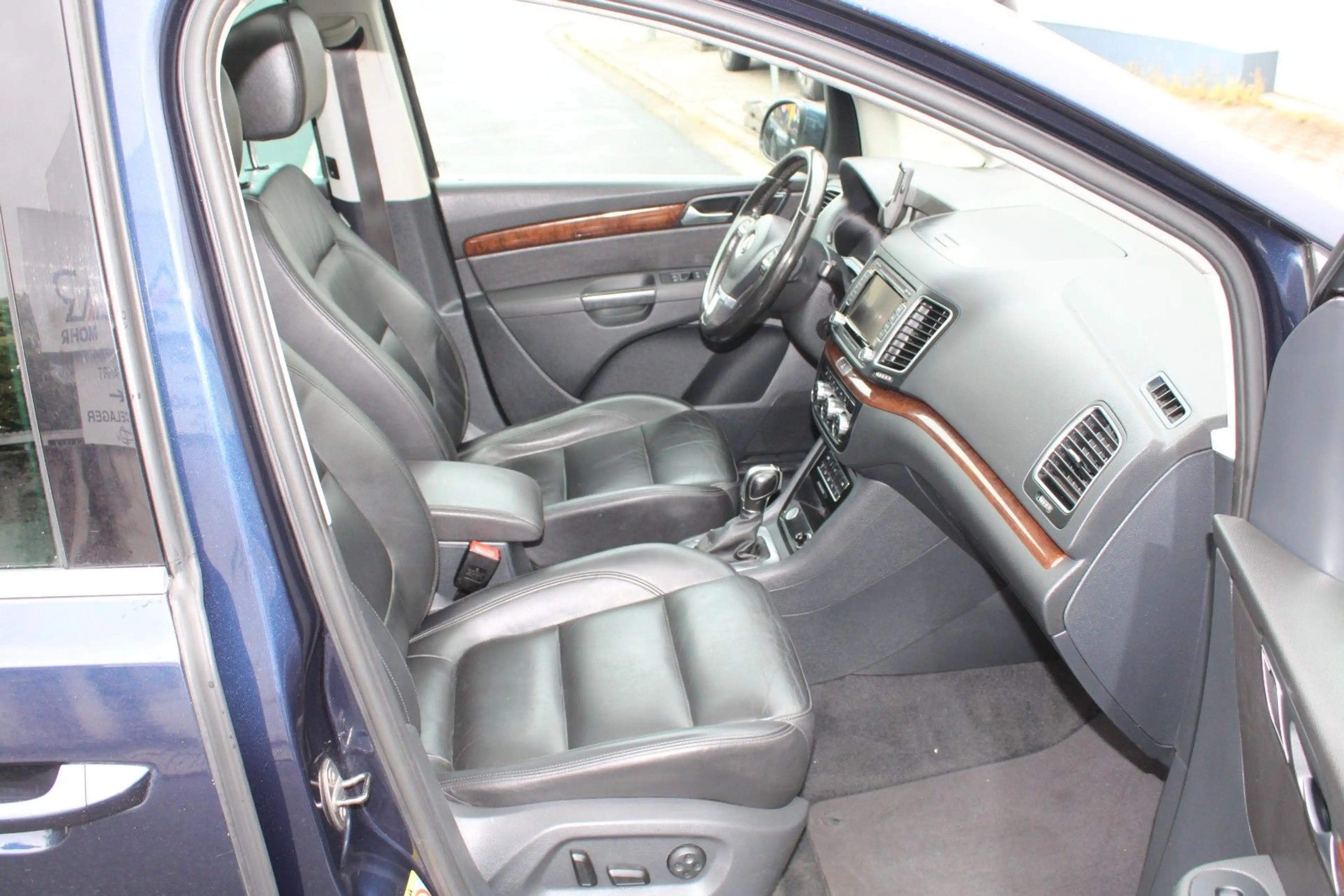 Volkswagen Sharan Highline BMT Automatik Panorama Leder Nav — photo 31