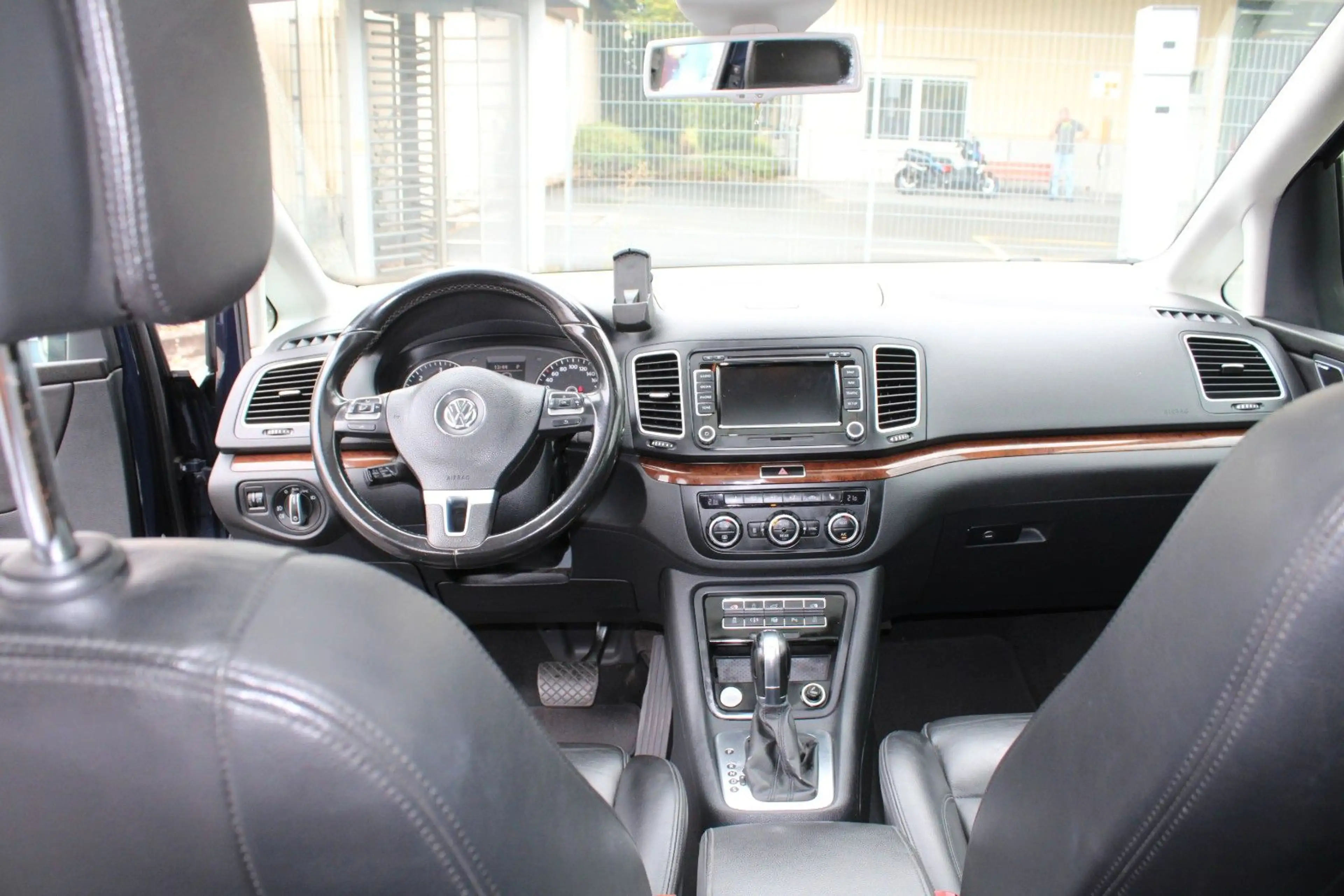 Volkswagen Sharan Highline BMT Automatik Panorama Leder Nav — photo 4