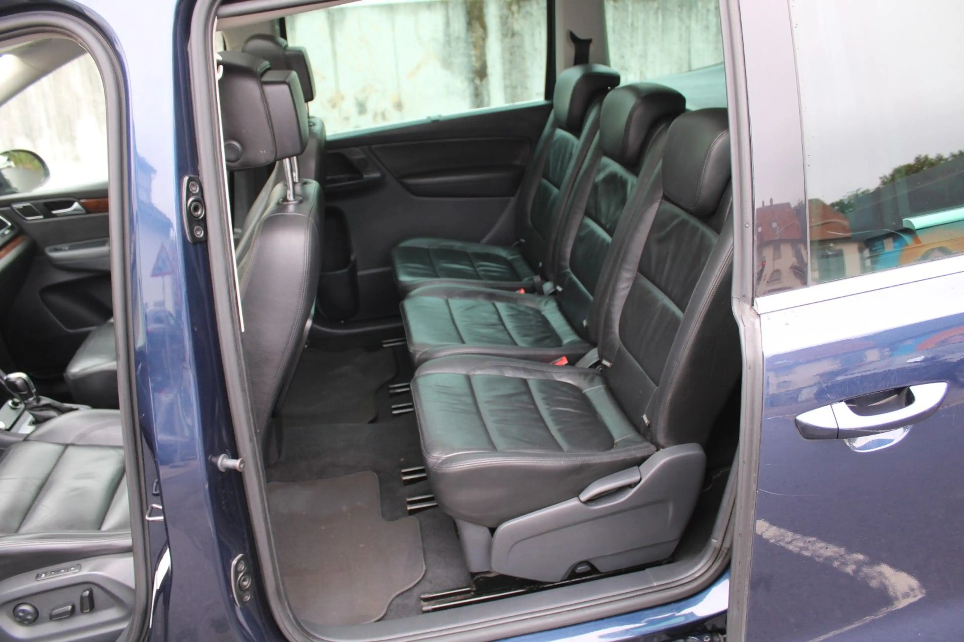 Volkswagen Sharan Highline BMT Automatik Panorama Leder Nav — photo 21