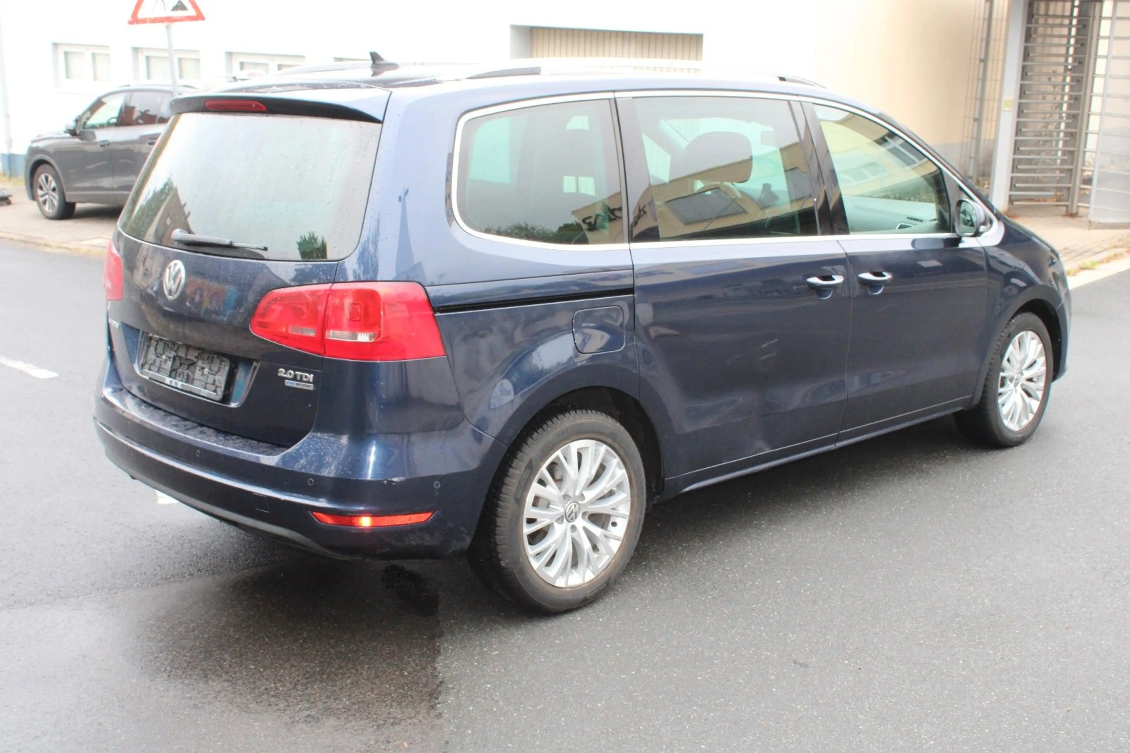 Volkswagen Sharan Highline BMT Automatik Panorama Leder Nav — photo 7