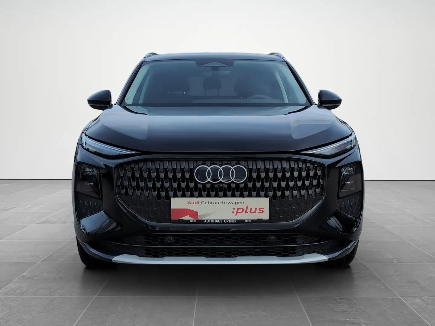Audi Q3 TDI 110 kW  intense Schwarz - 2