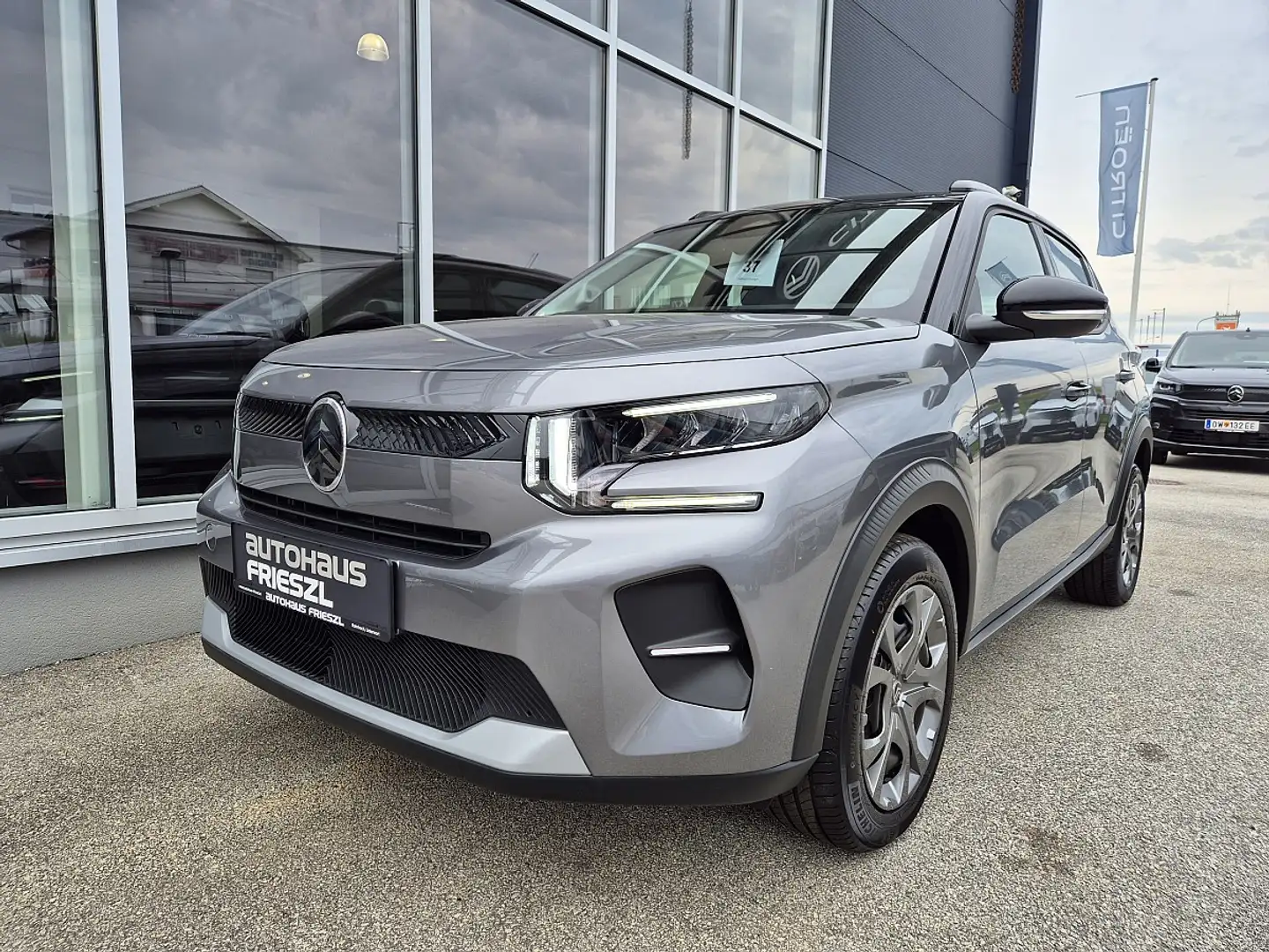Citroen C3 PureTech 100 S&S 6-Gang-Manuell Plus Grigio - 1