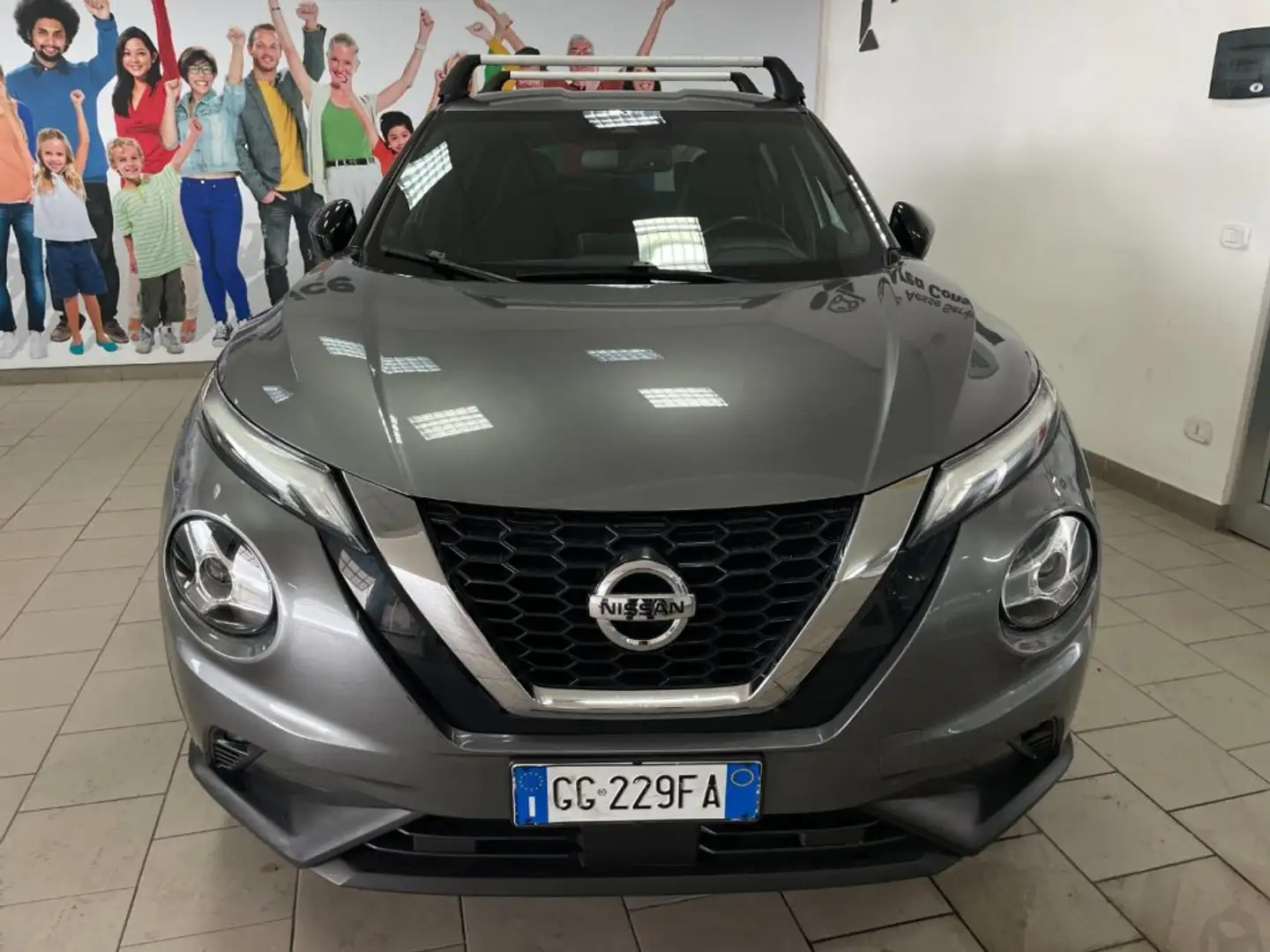 Nissan Juke 1.0 DIG-T 114 CV DCT N-Connecta Gris - 2