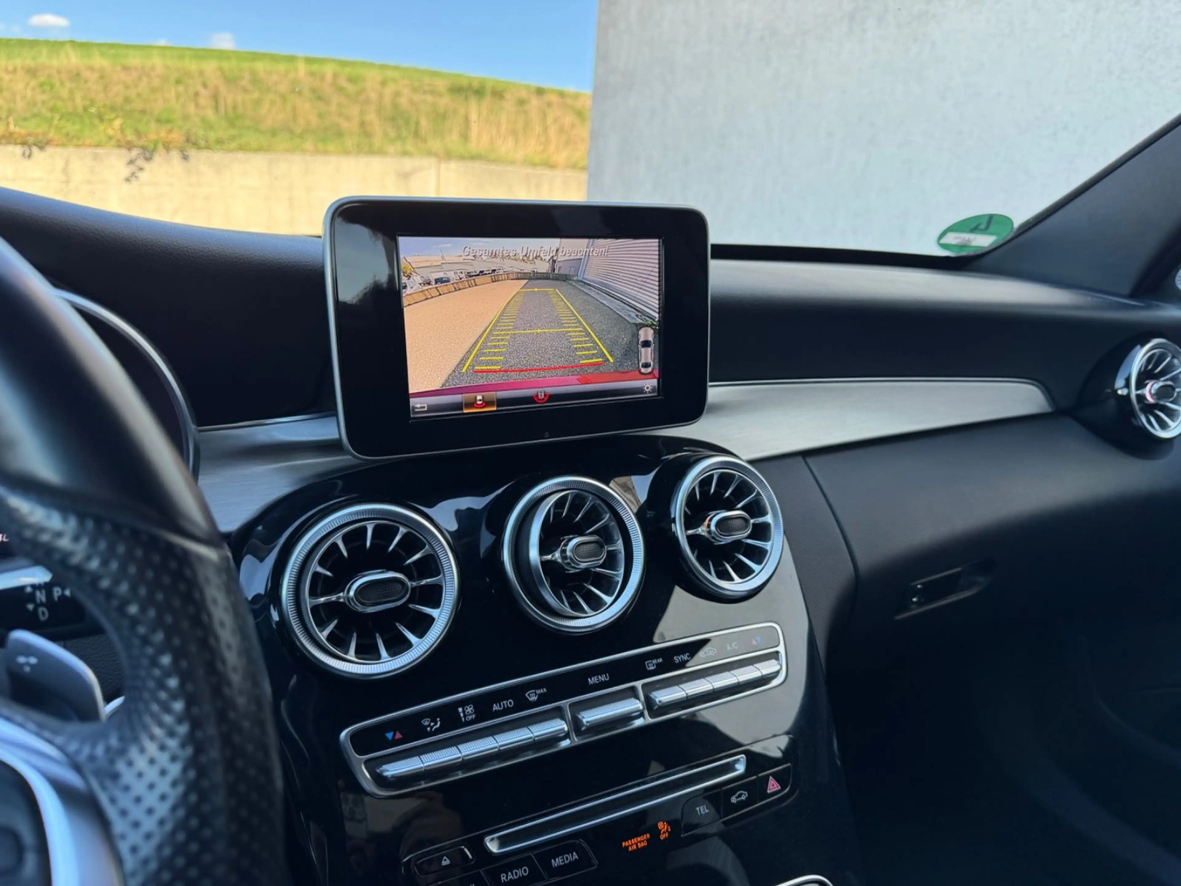 Mercedes-Benz C 200 CGI Limousine AMG Line — photo 12