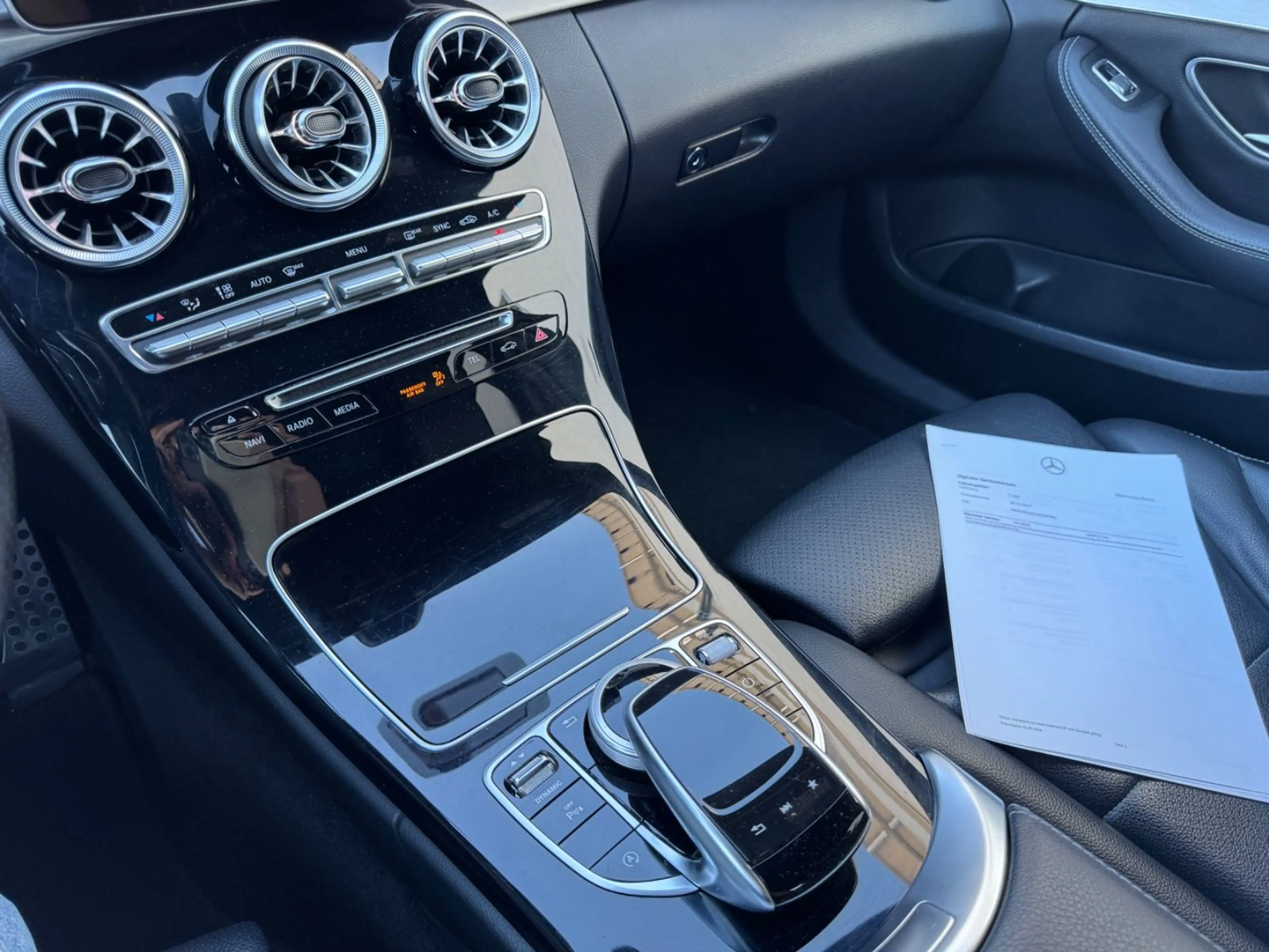 Mercedes-Benz C 200 CGI Limousine AMG Line — photo 13