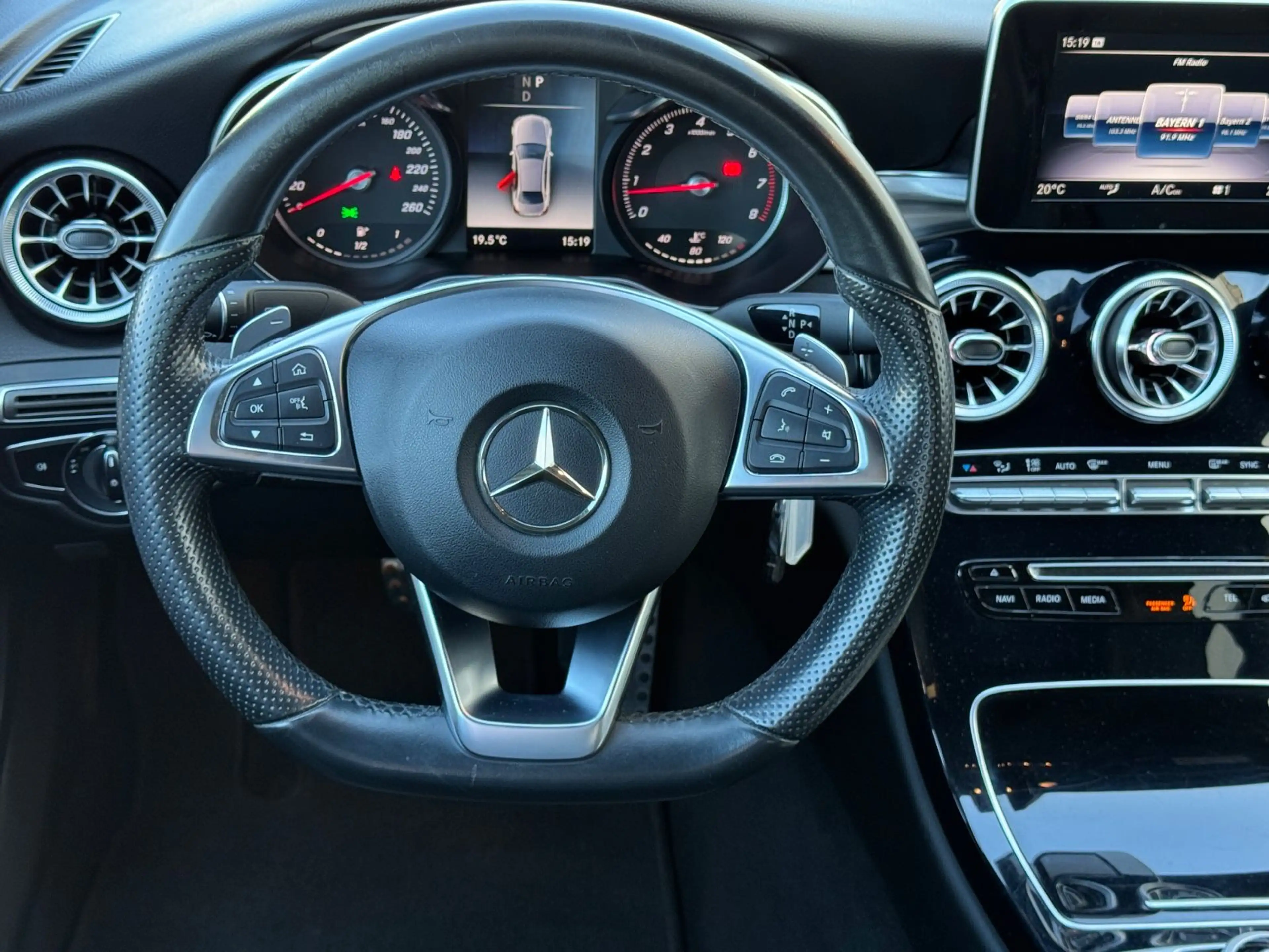 Mercedes-Benz C 200 CGI Limousine AMG Line — photo 15