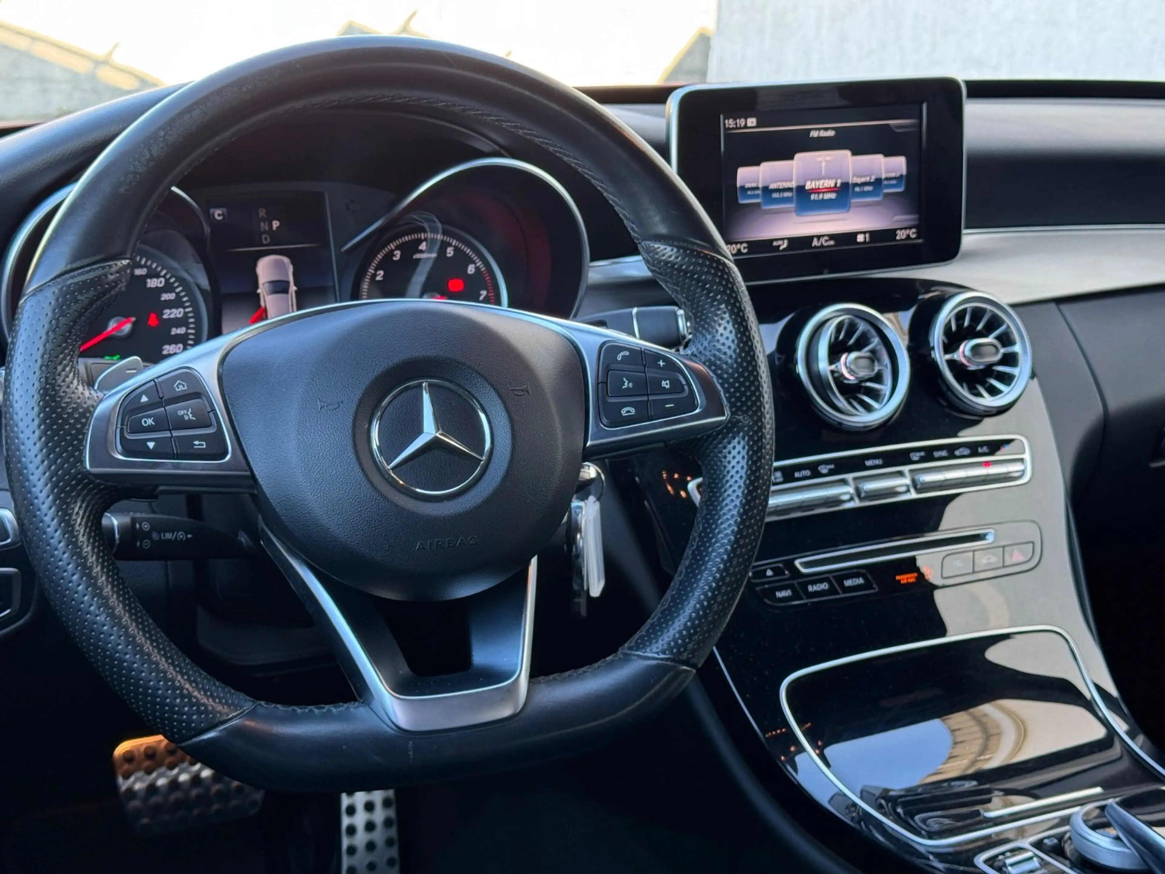 Mercedes-Benz C 200 CGI Limousine AMG Line — photo 11