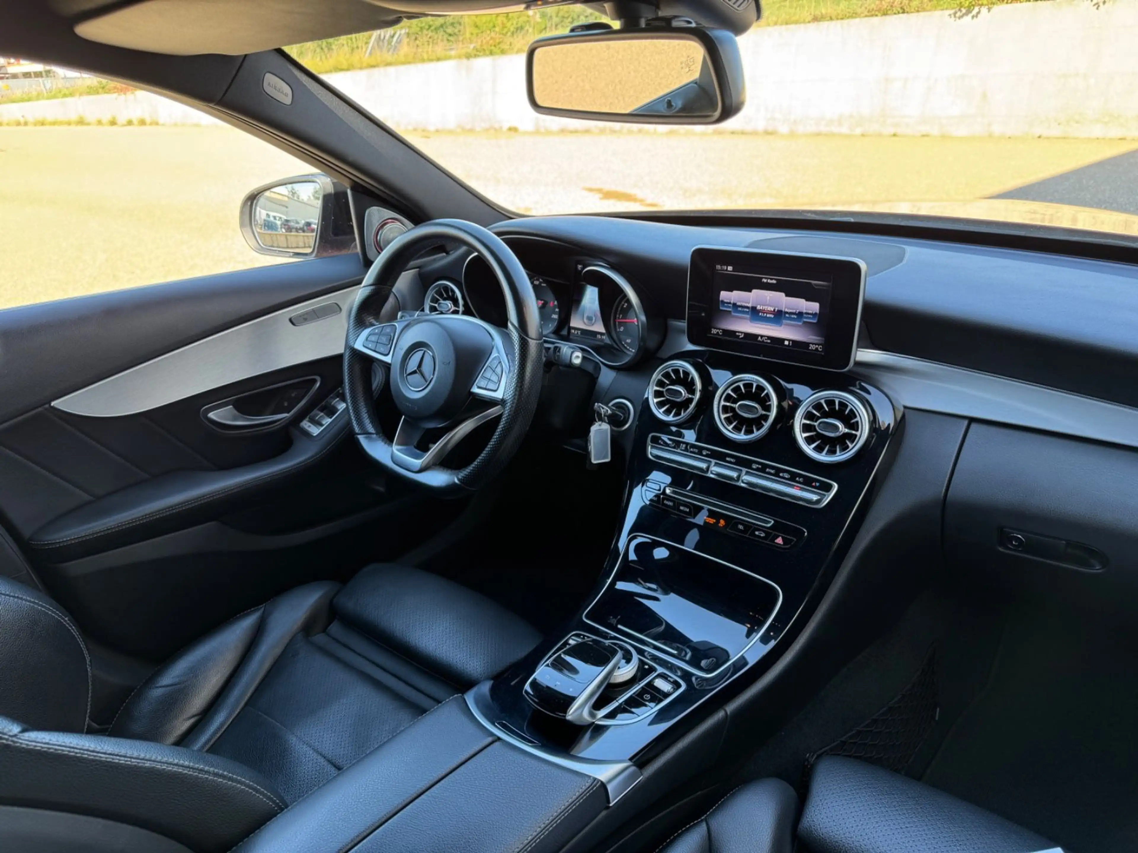 Mercedes-Benz C 200 CGI Limousine AMG Line — photo 9