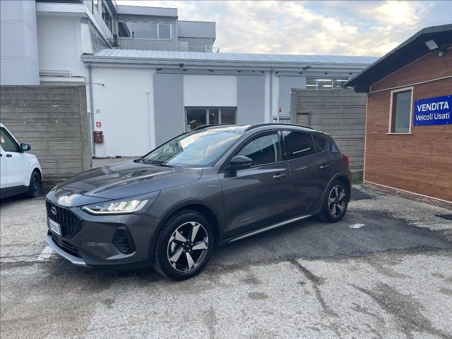 Ford Focus Active 1.0 ecoboost h Style 125cv Grau - 1