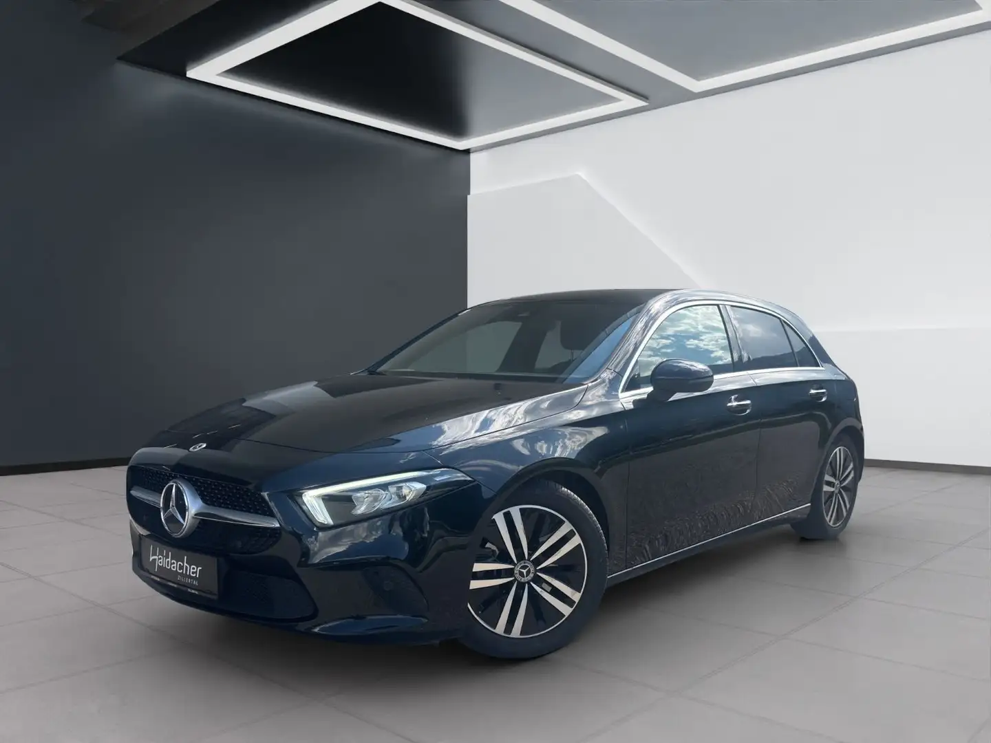 Mercedes-Benz A 180 d Progressive PTS Shz LED Ambi MBUX RKam Schwarz - 2