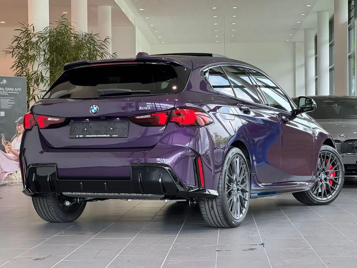 BMW 120 M Sport Pro * Panorama Glasdach *  Harman Kardon * Violett - 2