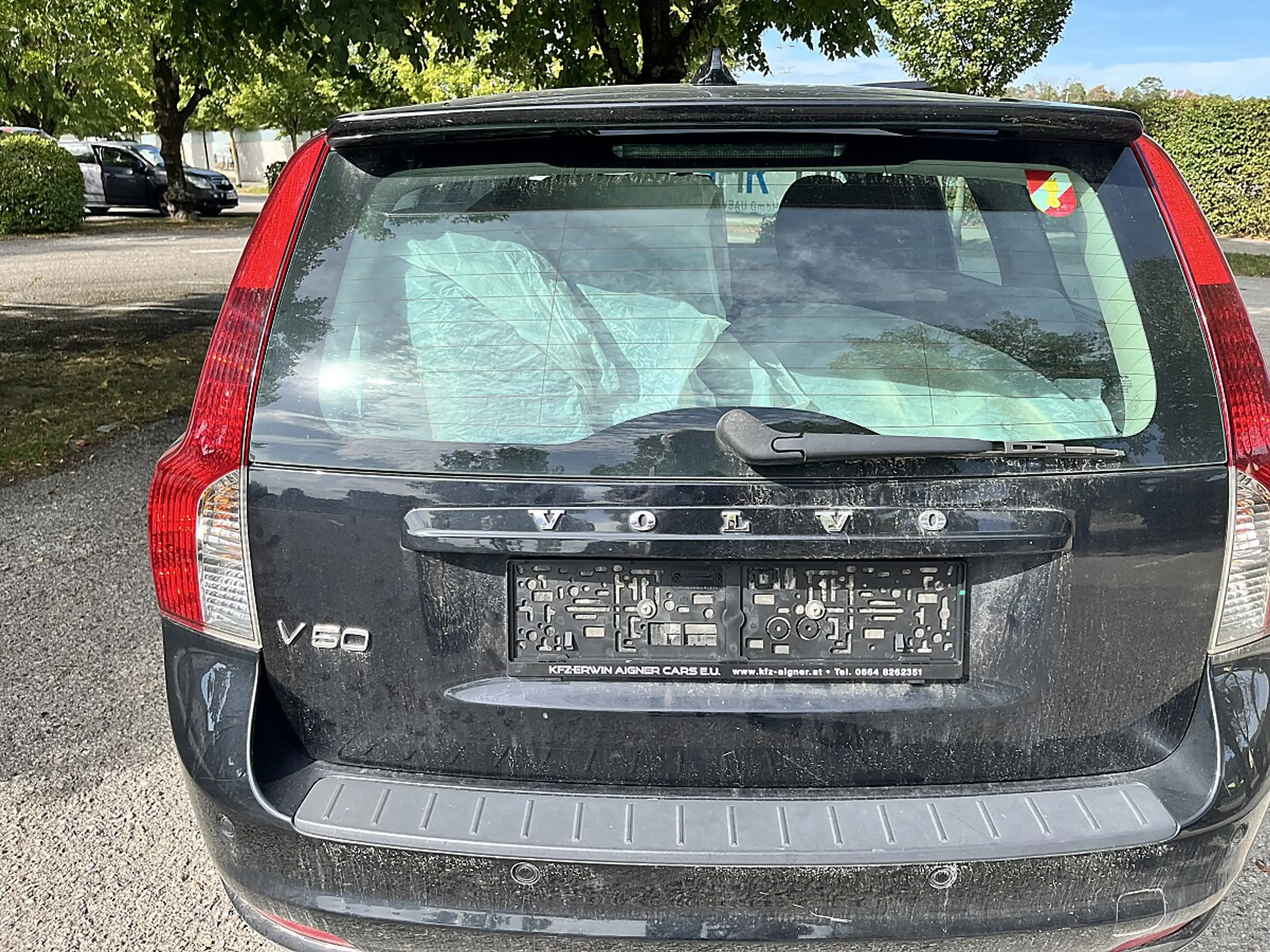 Volvo V50 V 50 D3 R-Design Pro Edition — photo 5