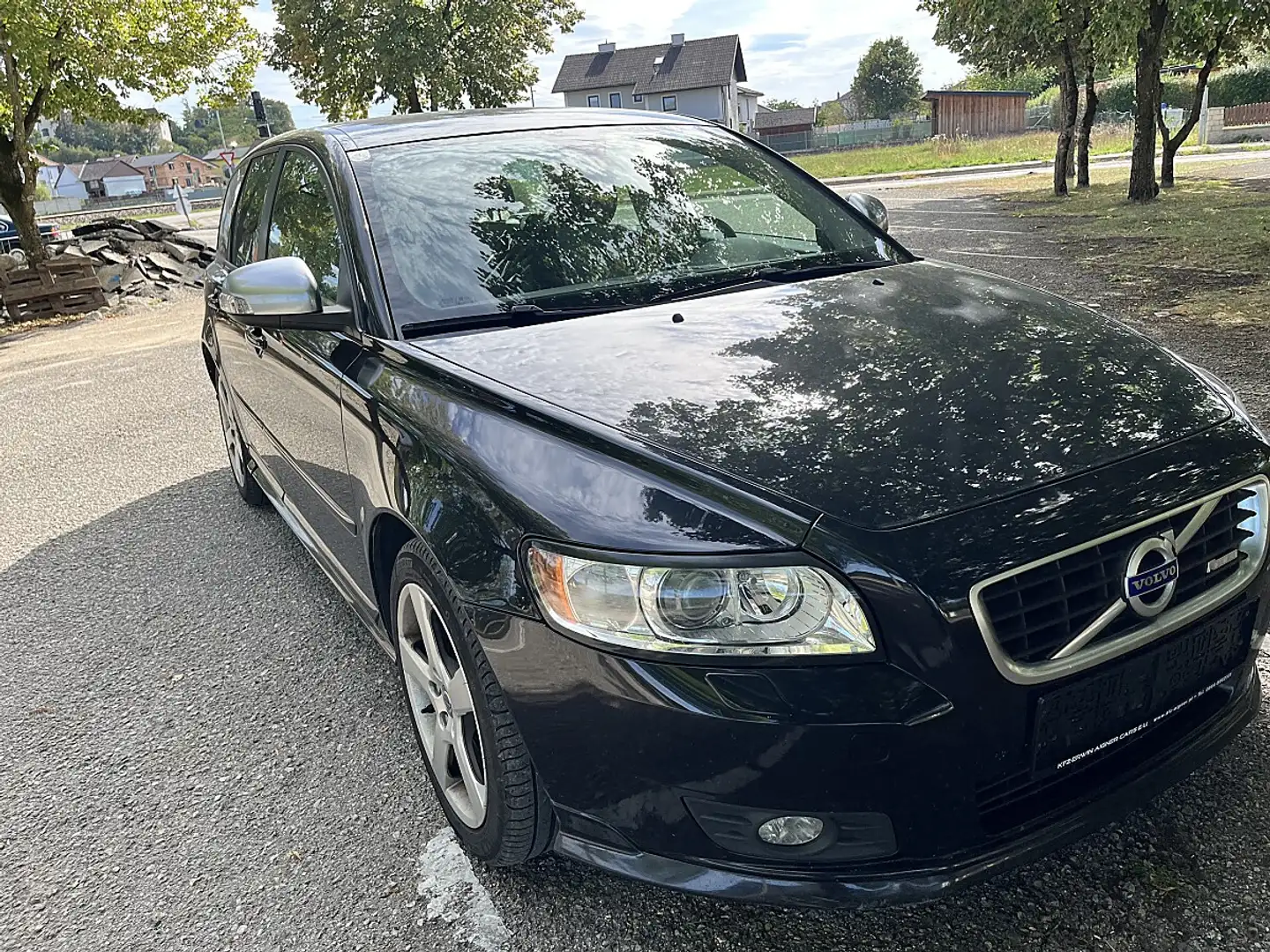 Volvo V50 V 50 D3 R-Design Pro Edition Schwarz - 1