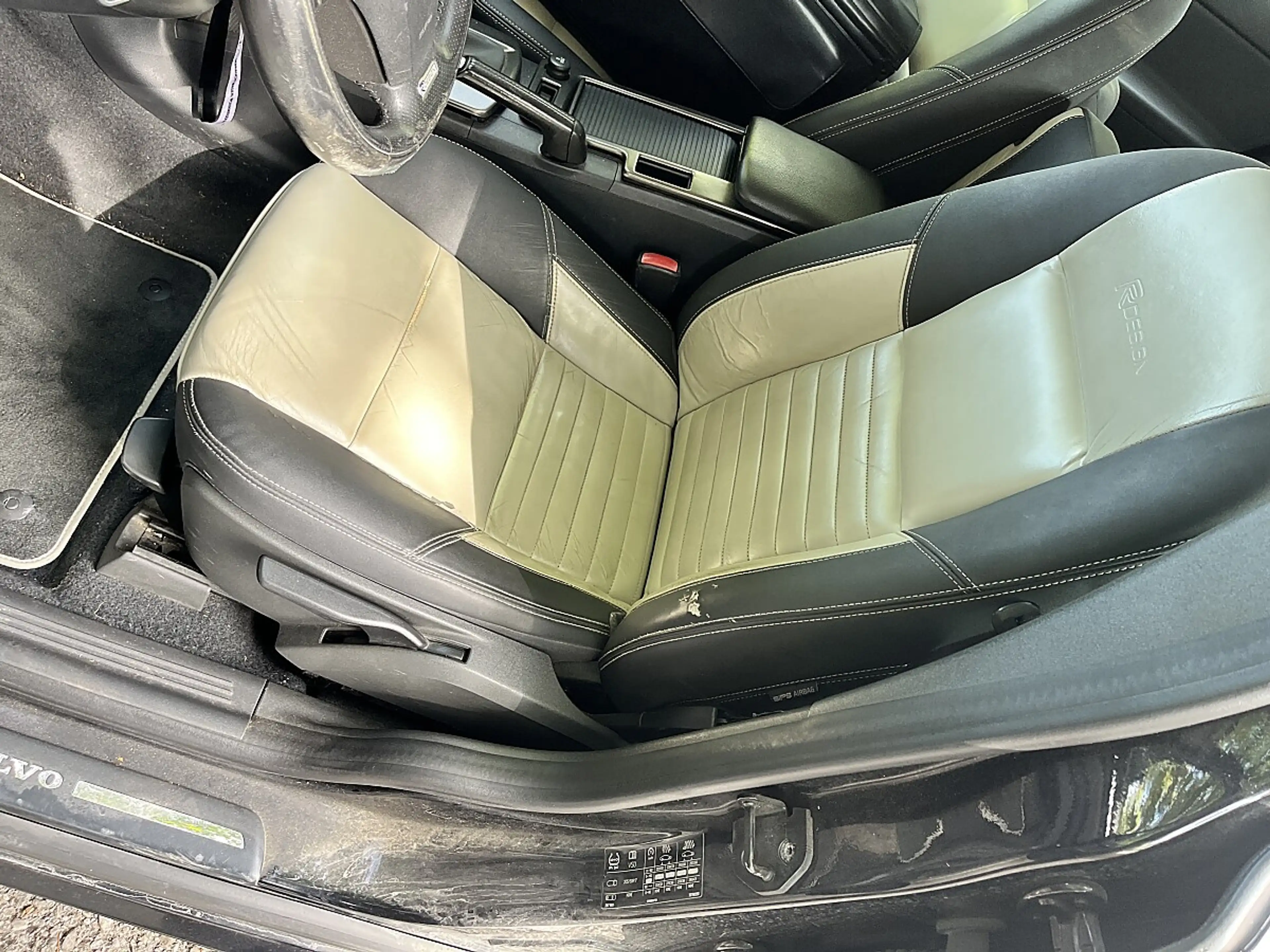 Volvo V50 V 50 D3 R-Design Pro Edition — photo 11