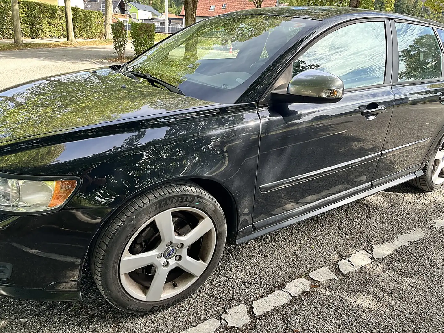 Volvo V50 V 50 D3 R-Design Pro Edition Schwarz - 2