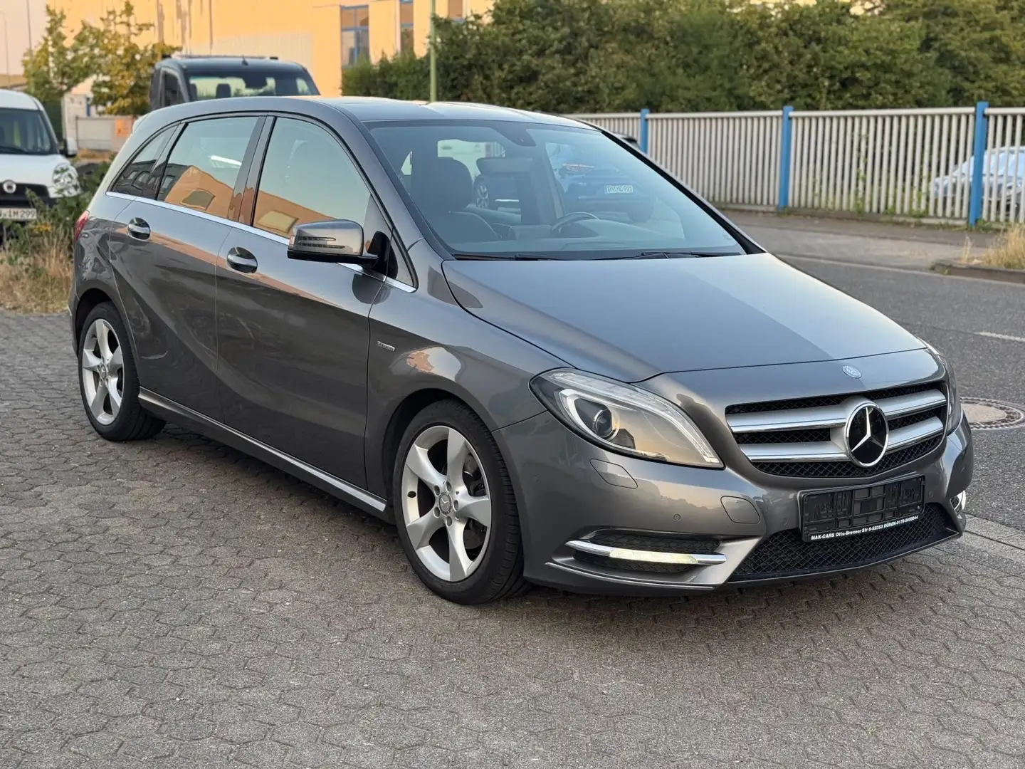 Mercedes-Benz B 180 CDI/Led/Klimaauto/ Grau - 2
