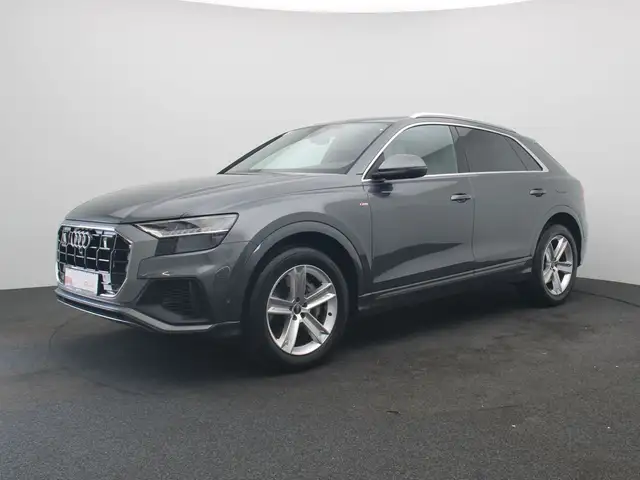 Audi Q8 view 2
