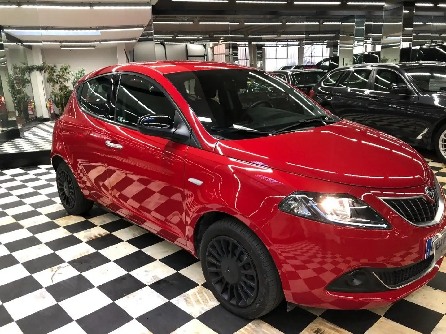 Lancia Ypsilon 1.0 FireFly 5 porte S&S Hybrid Ecochic Silver Rouge - 2
