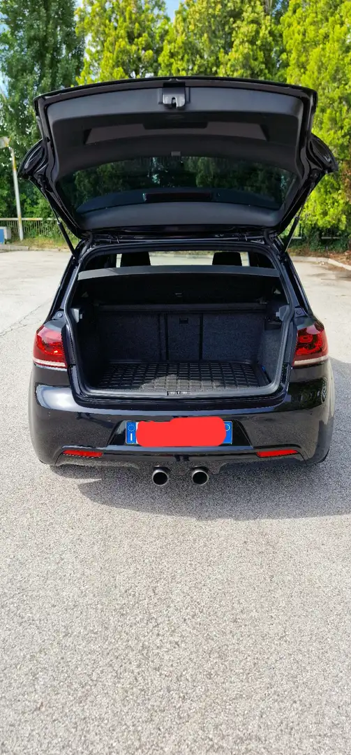 Volkswagen Golf R - 1