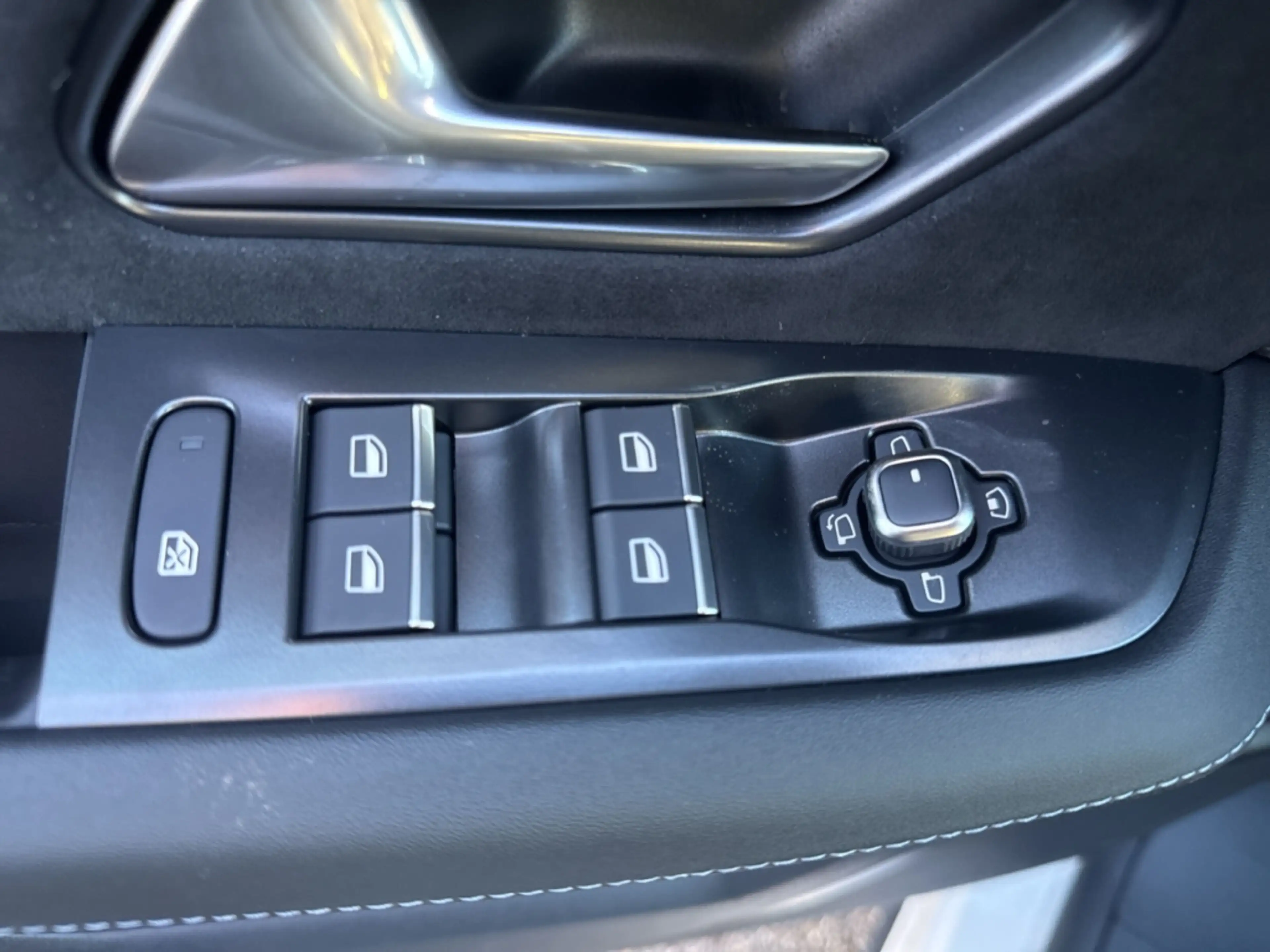 Opel Grandland 1.6 Plug-in-Hybrid GS 195 PS AHK LM Felgen Panoram — photo 19