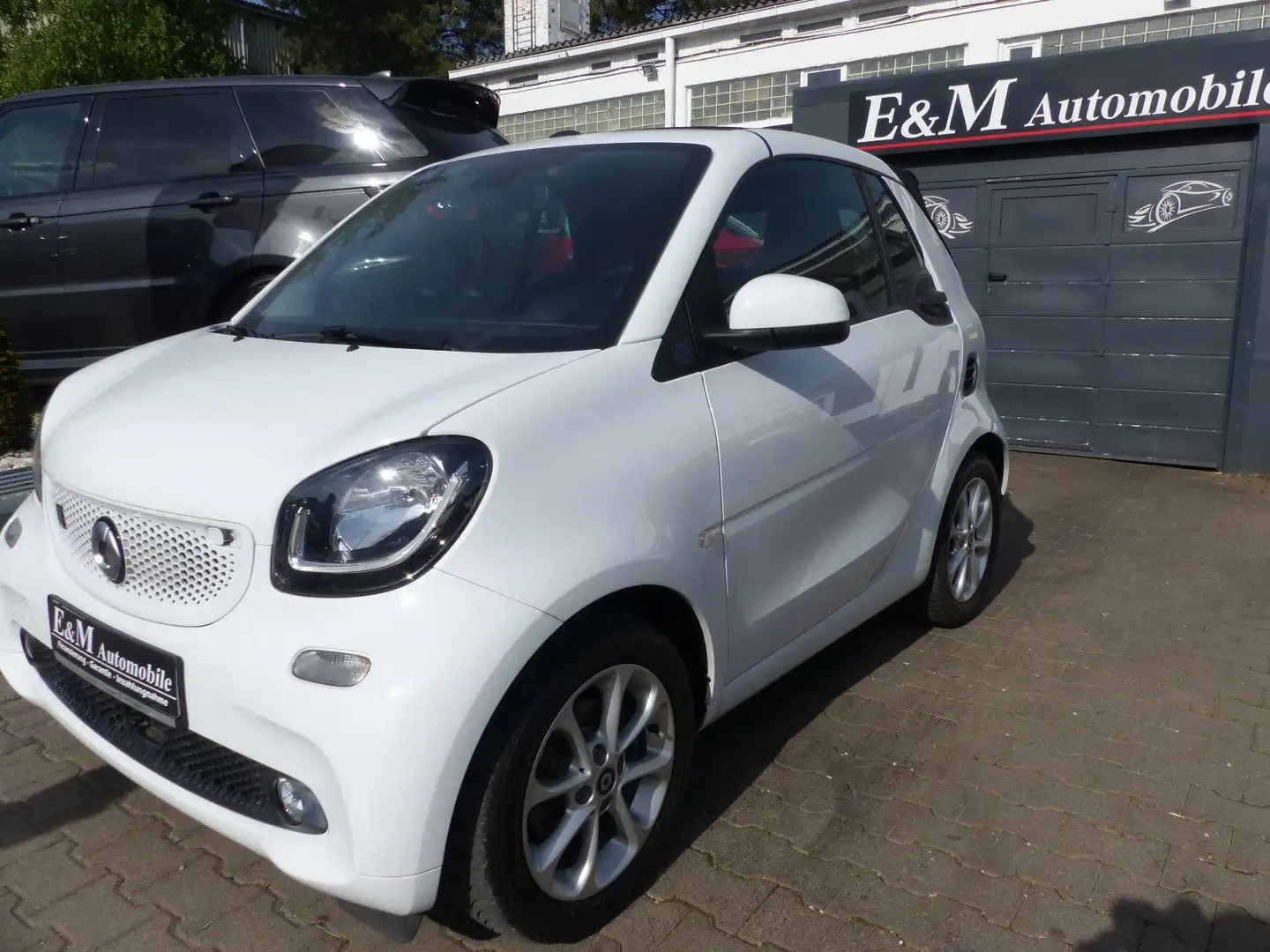 smart forTwo fortwo cabrio electric drive / EQ Weiß - 1