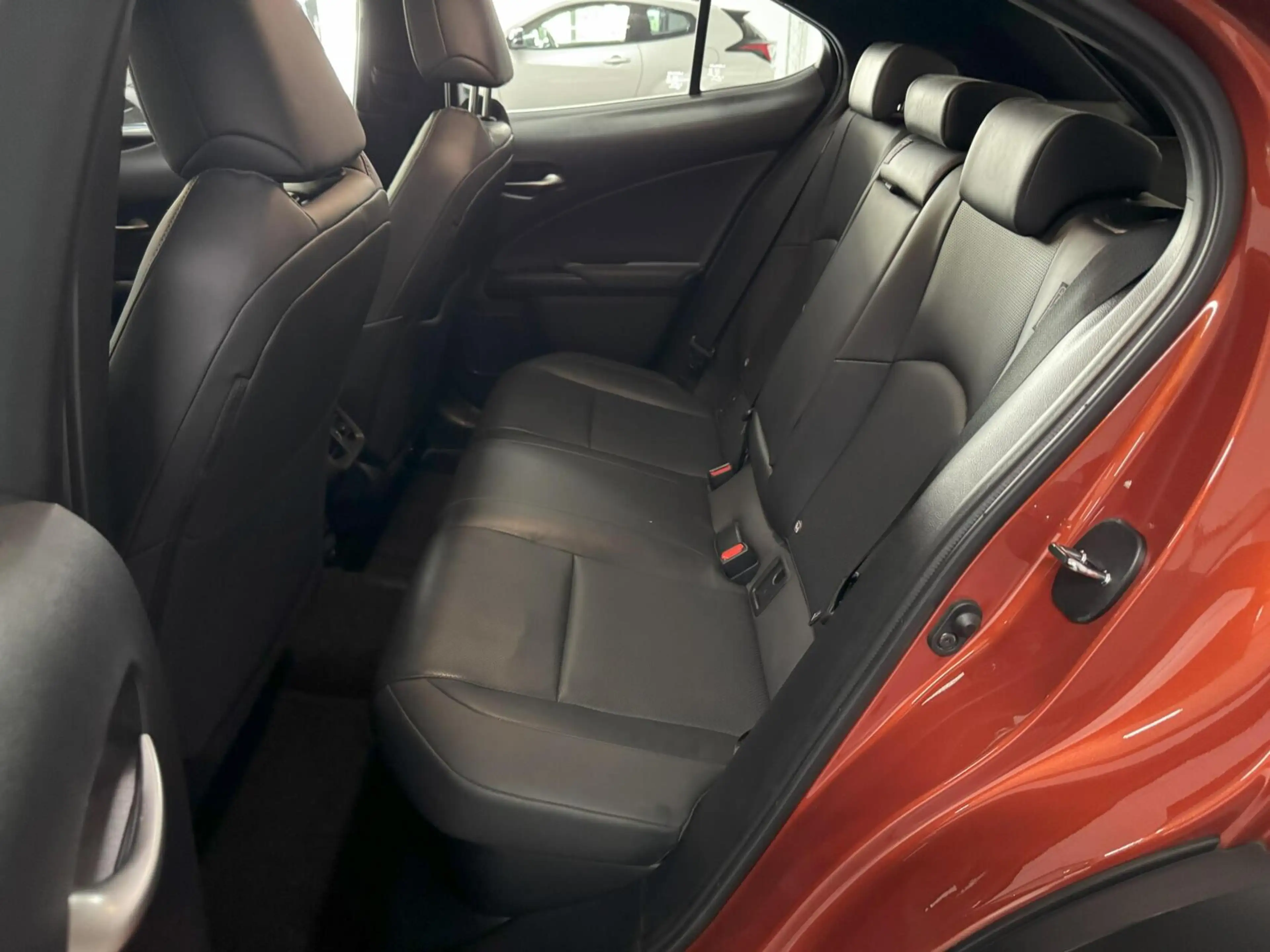 Lexus UX 250h Luxury Line / Zwart leer — photo 9