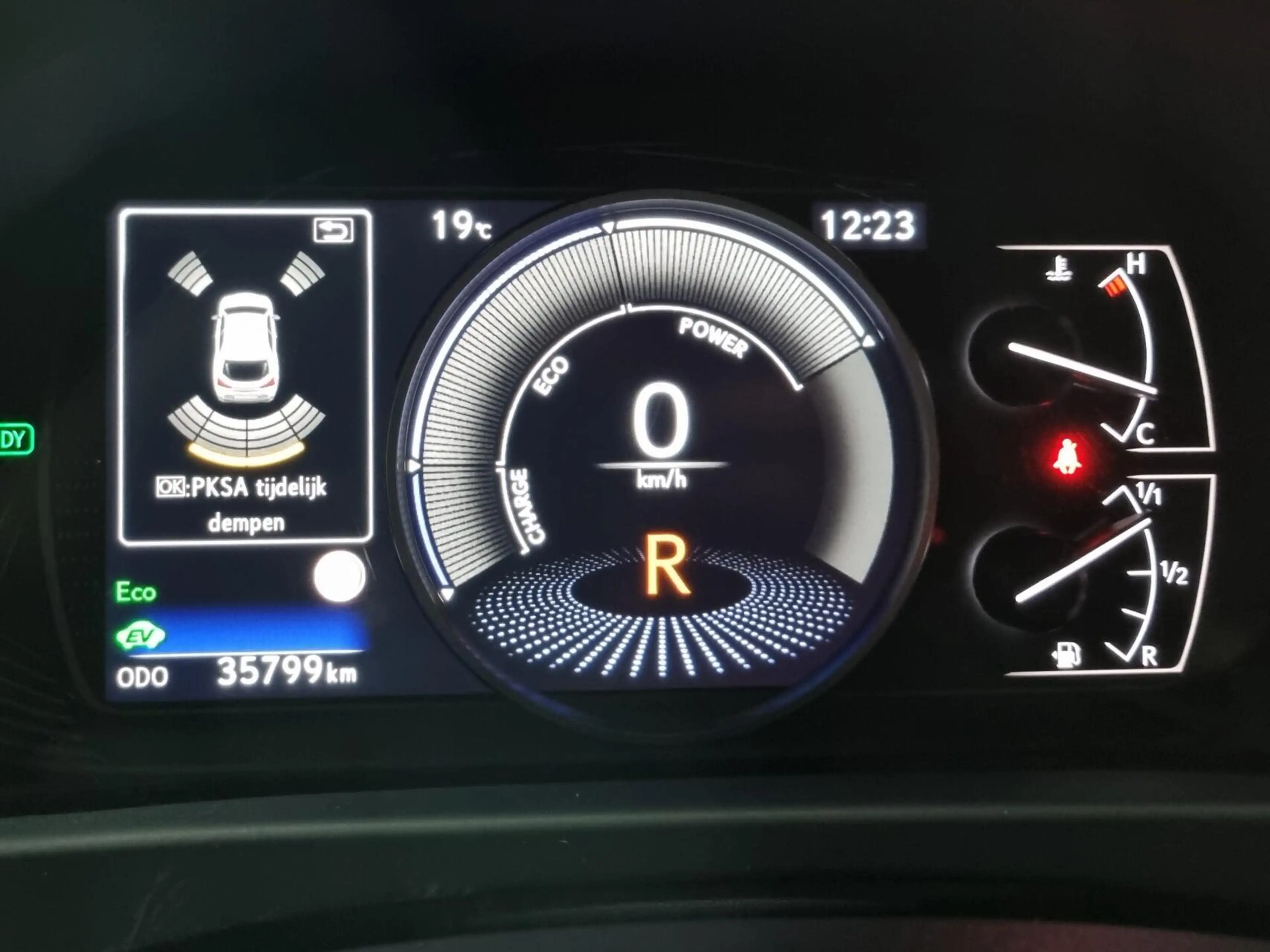 Lexus UX 250h Luxury Line / Zwart leer — photo 13