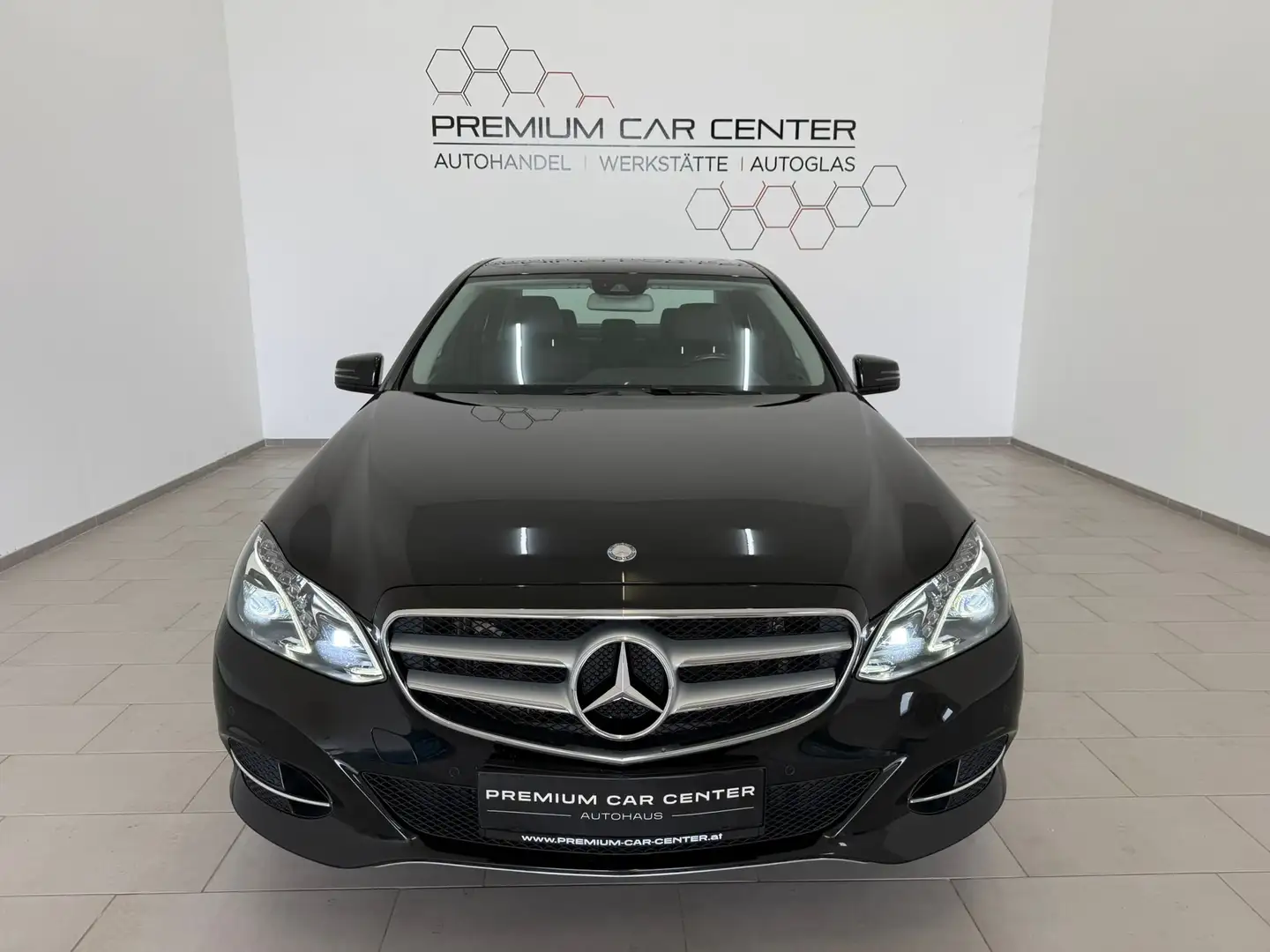 Mercedes-Benz E 250 E 250 BlueTec 4MATIC KAMERA / LED / LEDER / NAVI Schwarz - 2