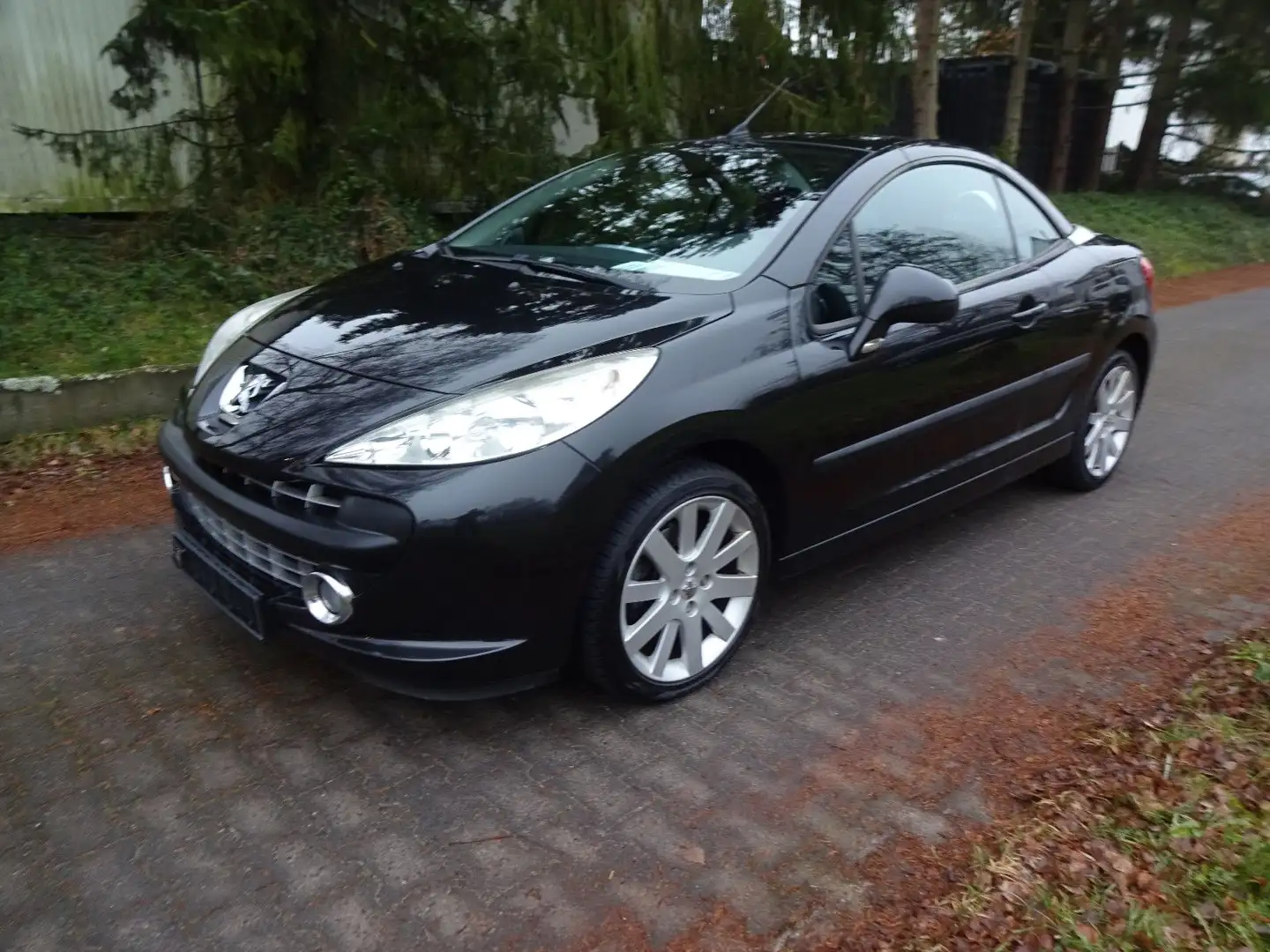 Peugeot 207 CC 120 VTi Sport - 3.Hd./orig. erst 74 TKM Noir - 1