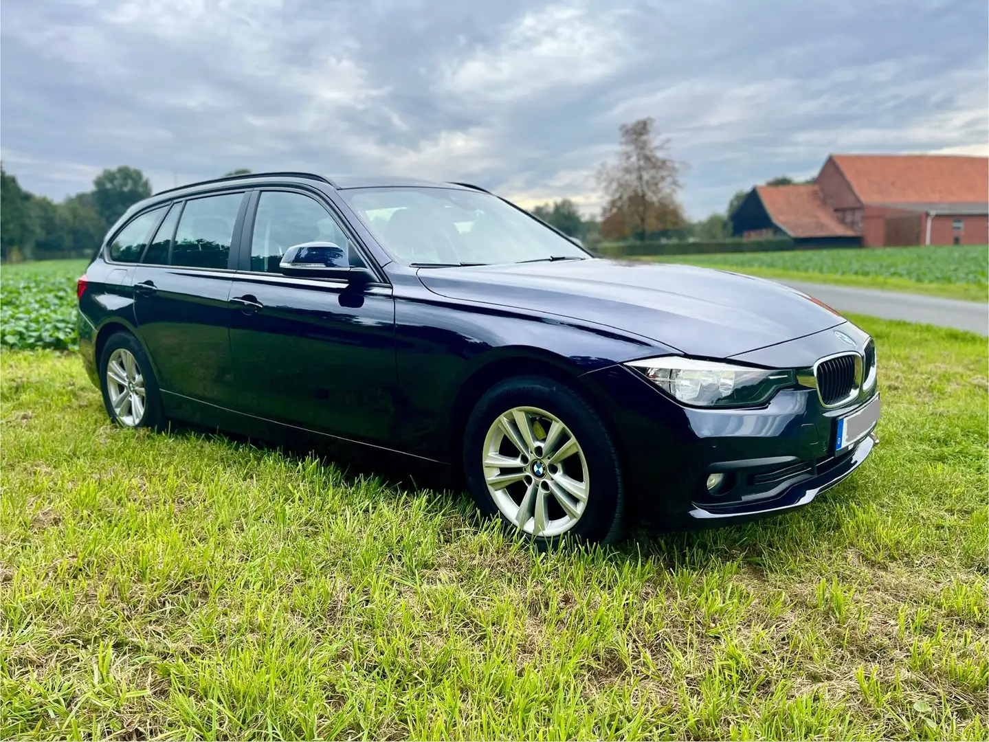 BMW 320 320d Touring xDrive Blau - 1