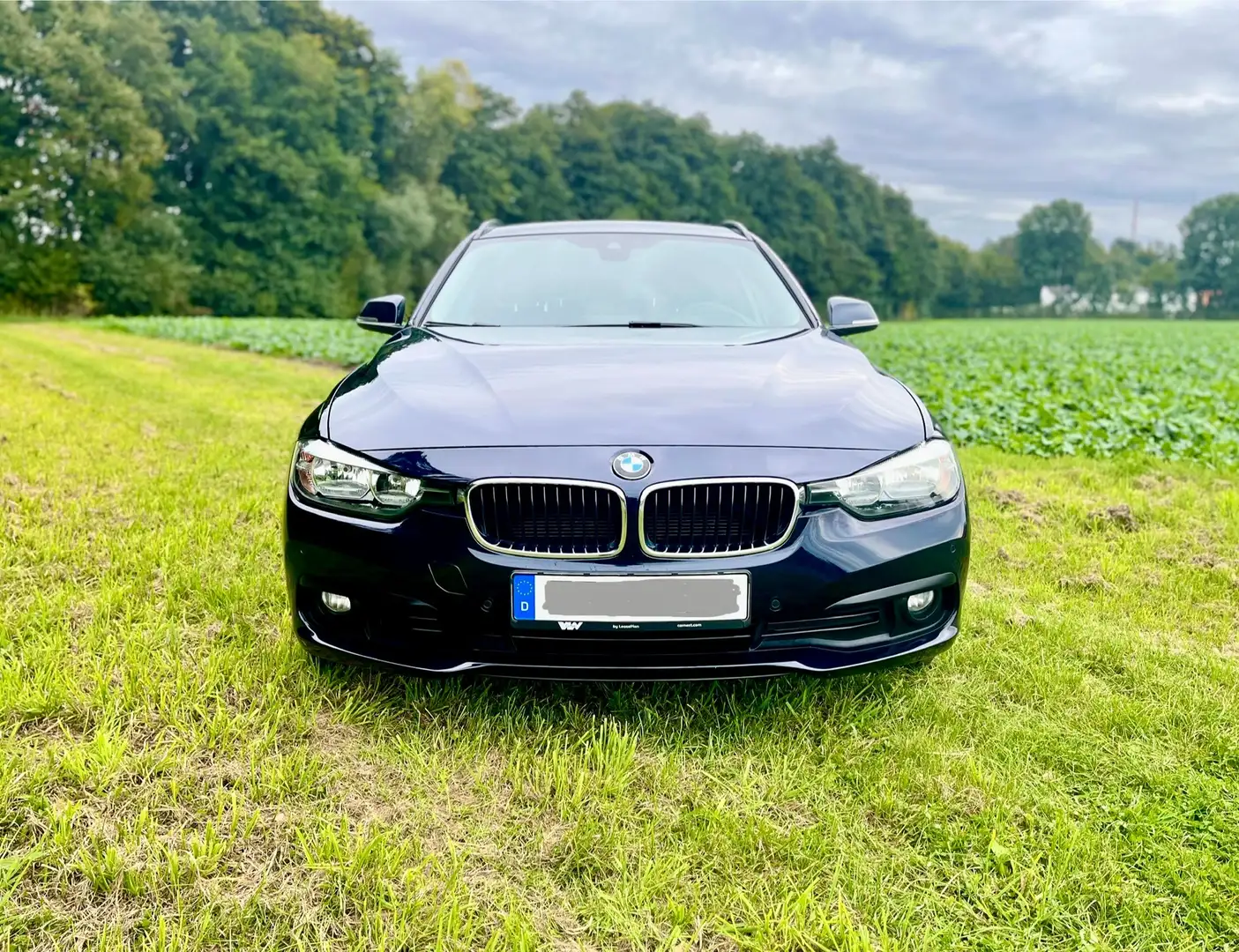 BMW 320 320d Touring xDrive Blau - 2
