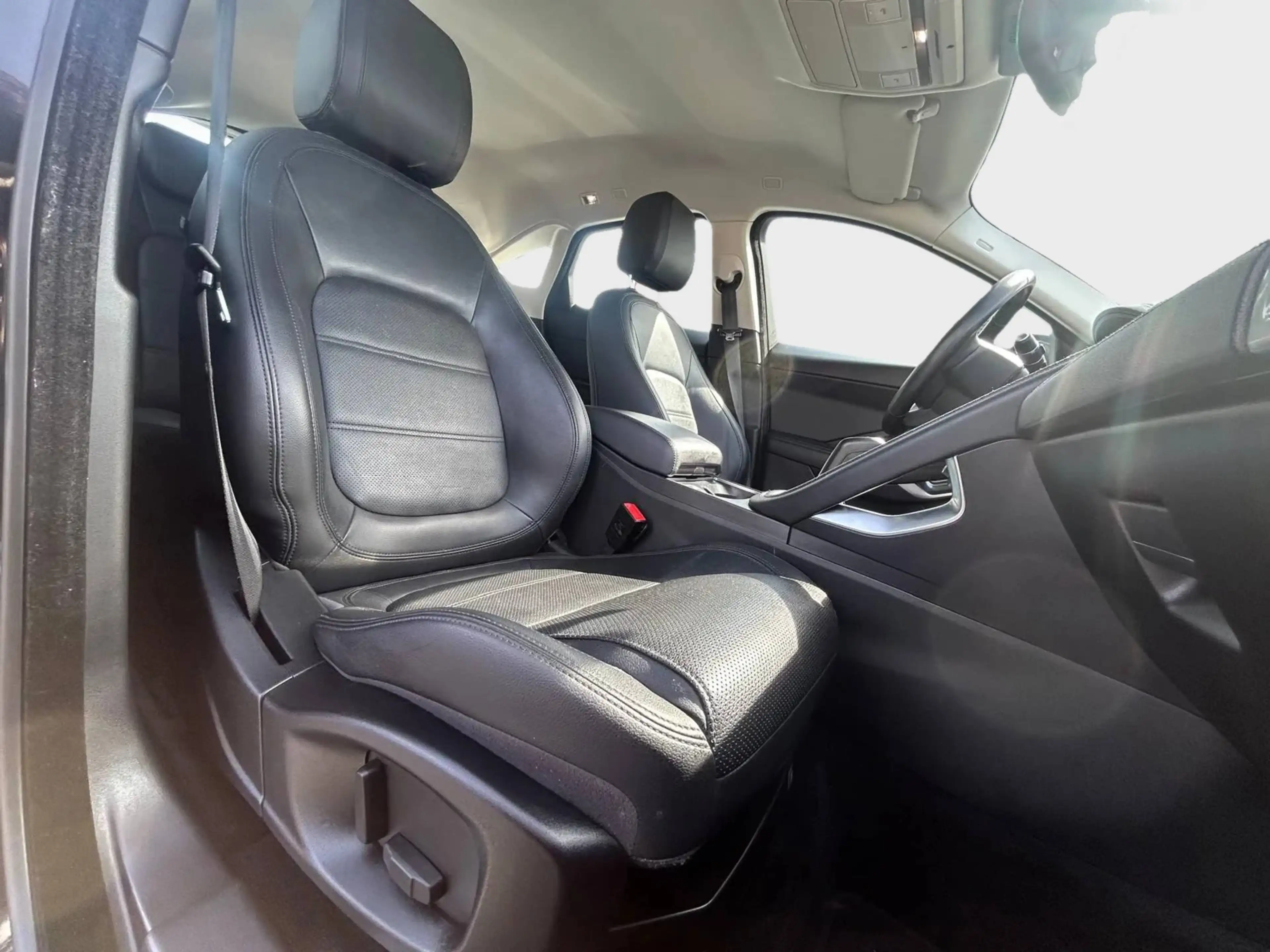 Jaguar E-Pace E-Pace 2.0 D AWD S 1er Propriétaire Garantie 12 mois — photo 9