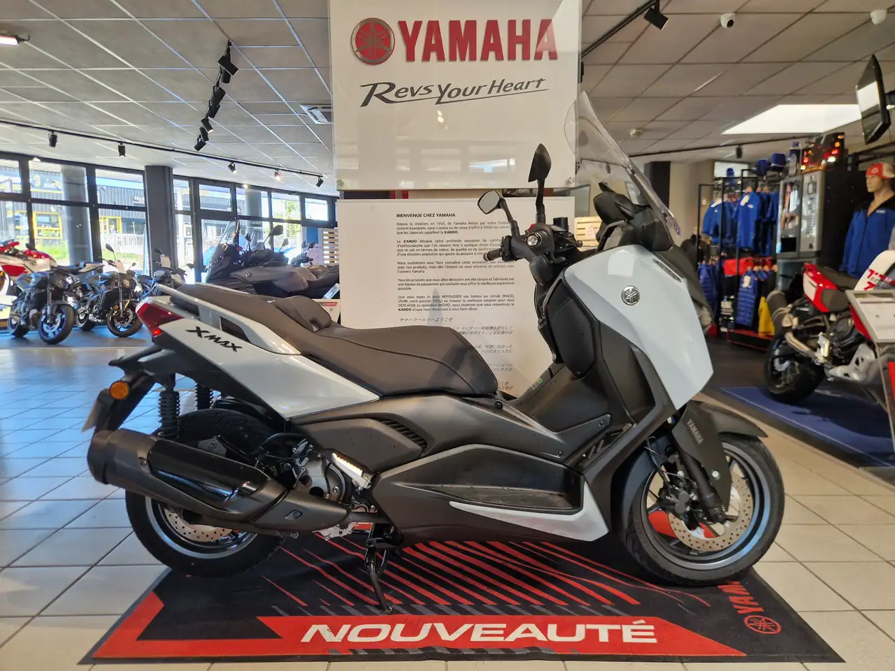 Yamaha X-Max 300