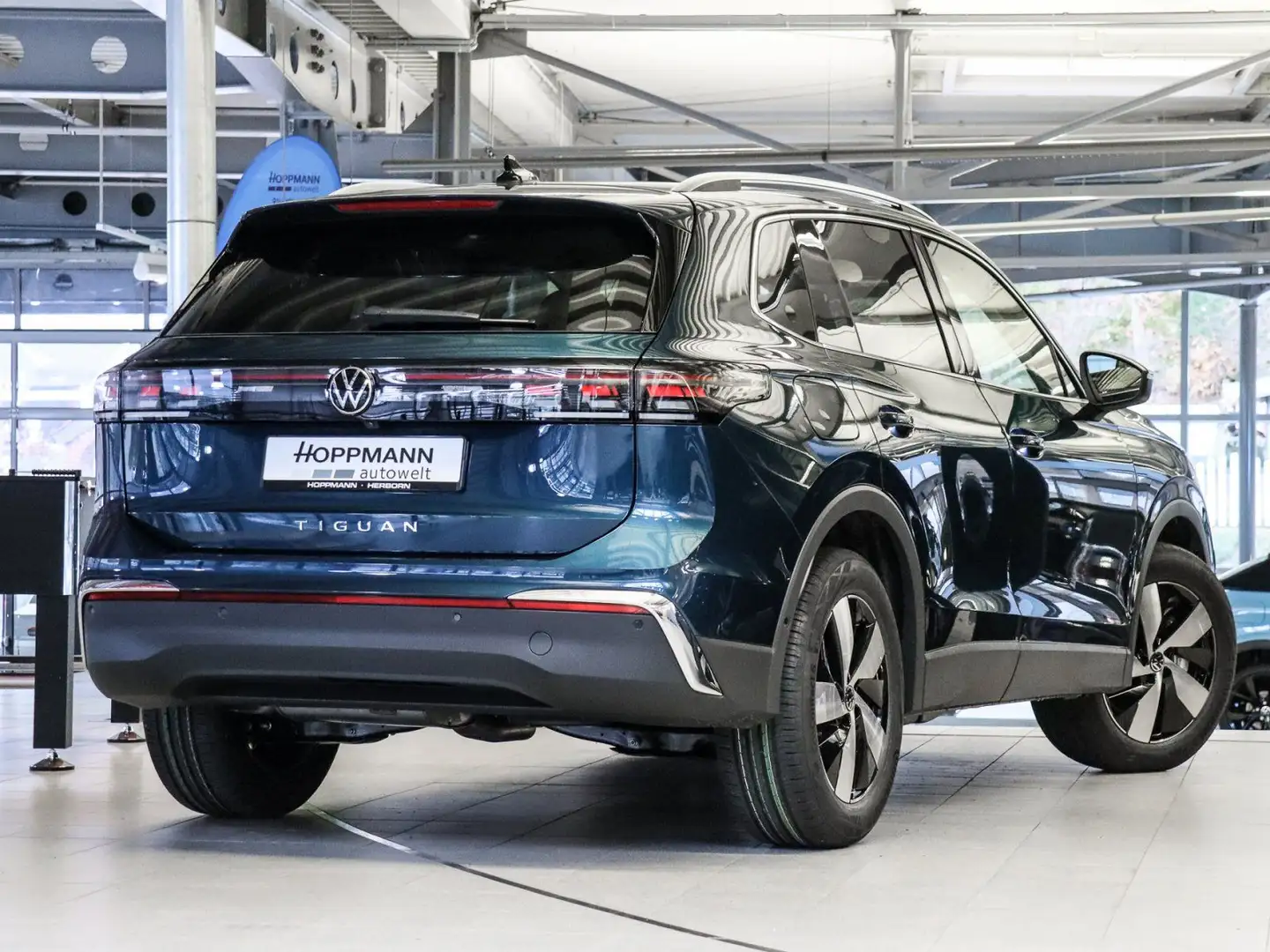 Volkswagen Tiguan 2.0 TDI Elegance Pano HD-Matrix HUD ACC Blau - 2