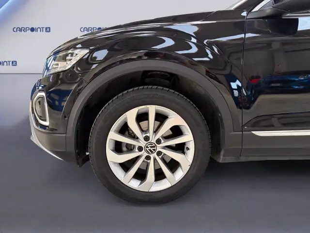 Volkswagen T-Roc view 15