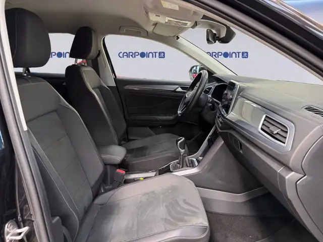 Volkswagen T-Roc view 16