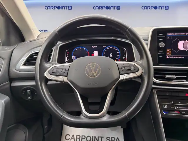 Volkswagen T-Roc view 13