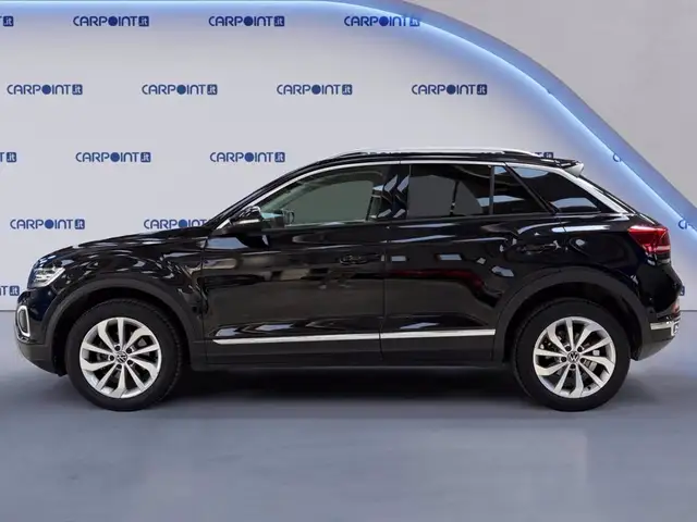 Volkswagen T-Roc view 3