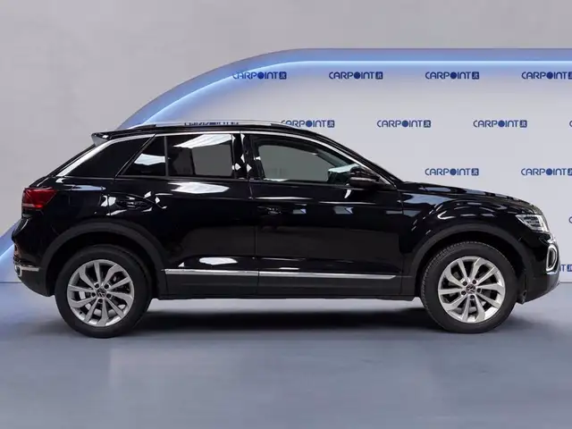 Volkswagen T-Roc view 7