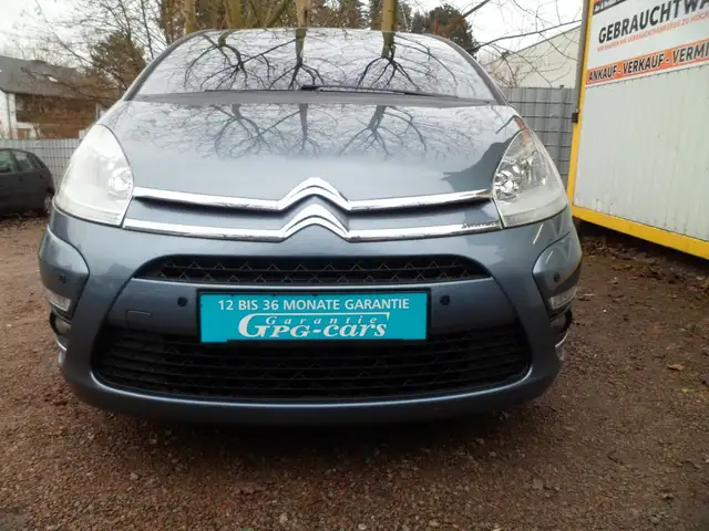 Citroen C4 Picasso view 4