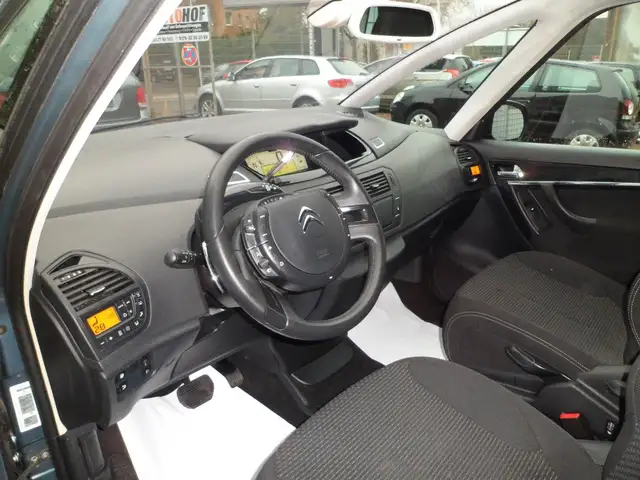 Citroen C4 Picasso view 10