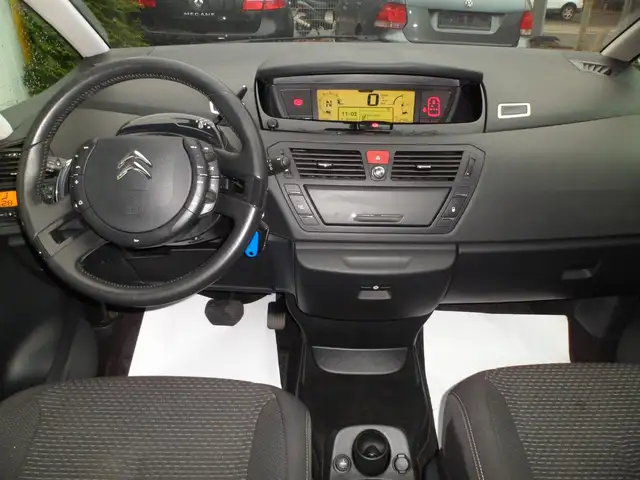 Citroen C4 Picasso view 8