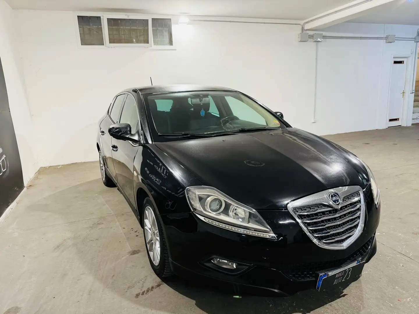 Lancia Delta Delta III 2013 1.4 tjt Gold ecochic Gpl 120cv Nero - 2