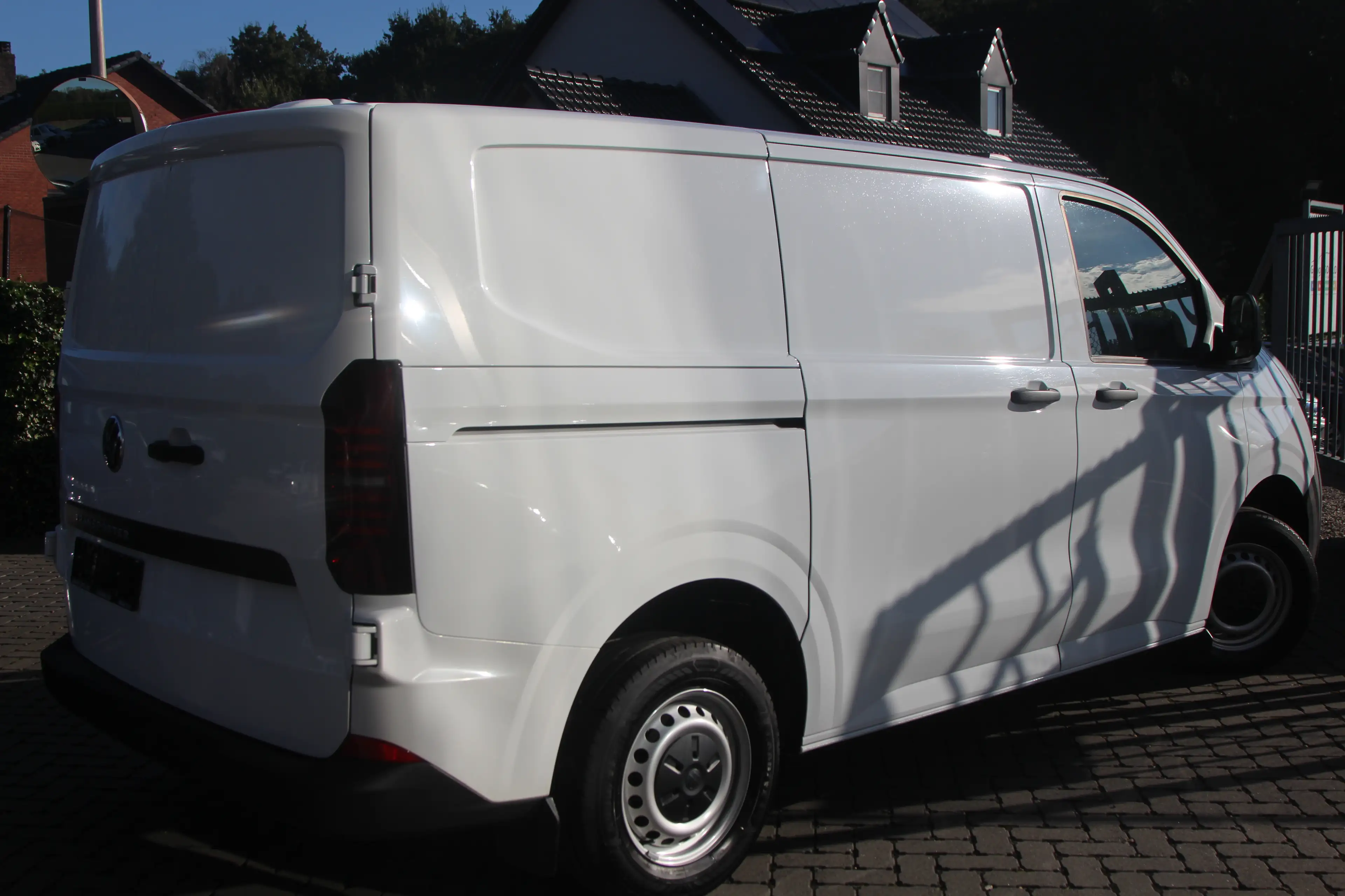 Volkswagen Transporter 2.0TDI - 31.790KM - 2025 — photo 2