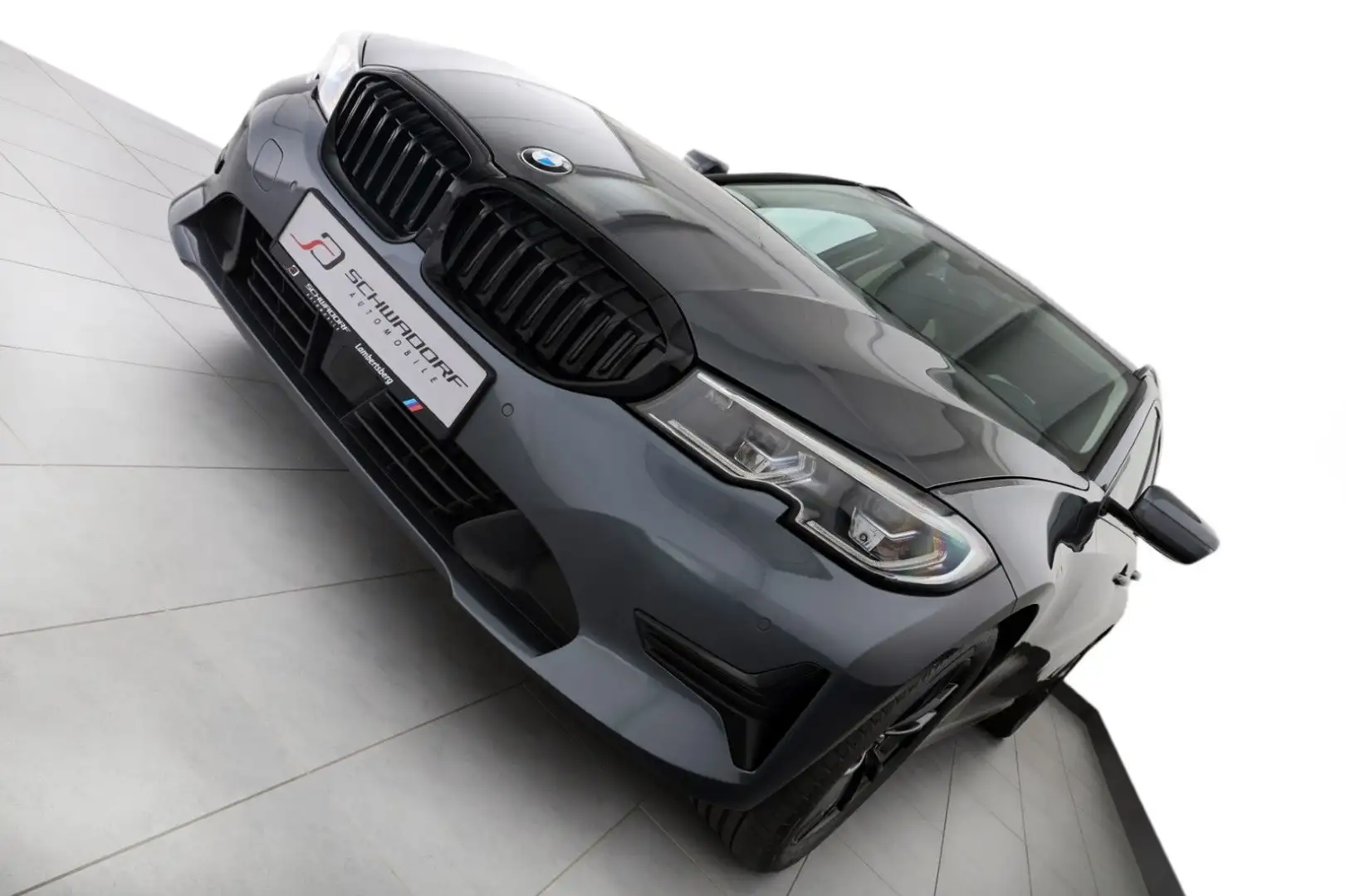 BMW 320 d xDrive Touring Sport Line ACC LASER RFK 17" Grau - 2