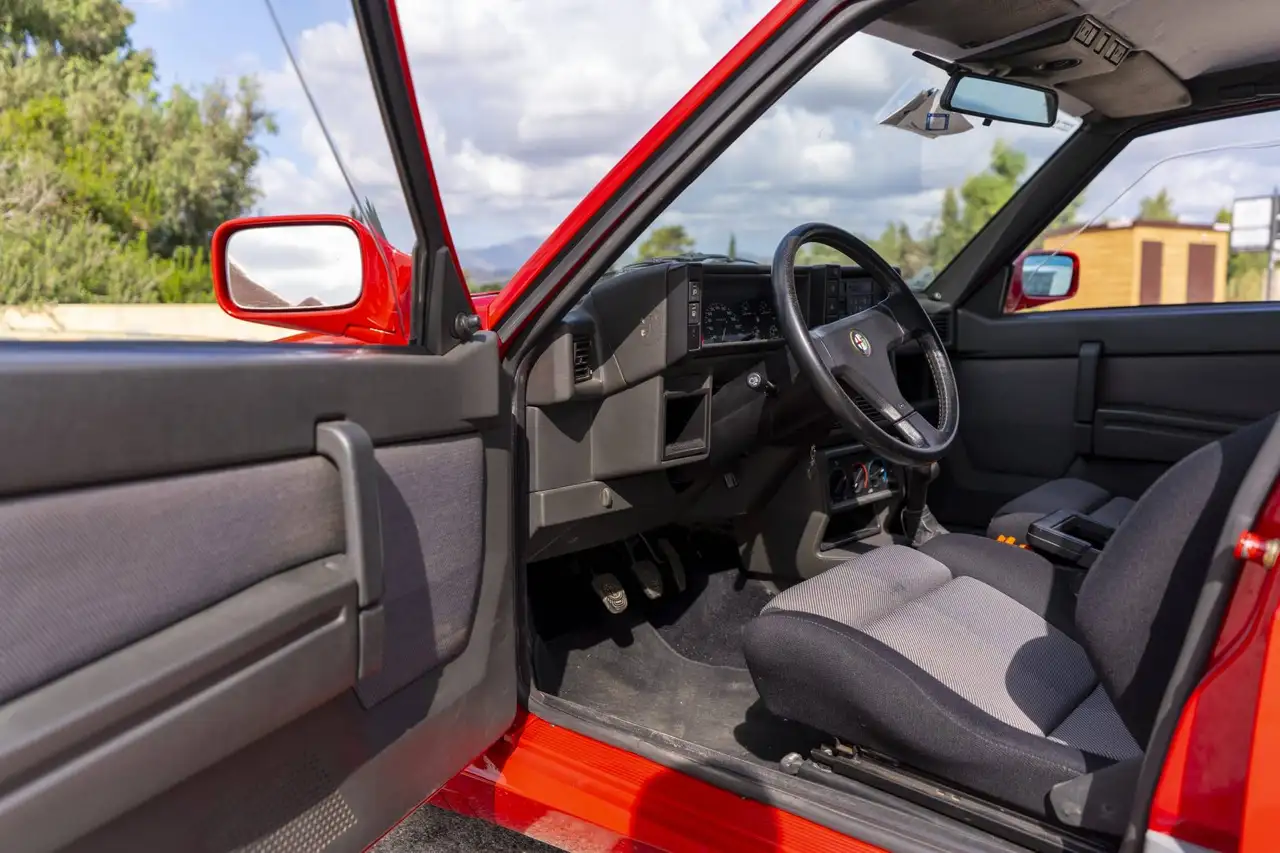Alfa Romeo 75 1.8t Quadrifoglio Verde, foto 11