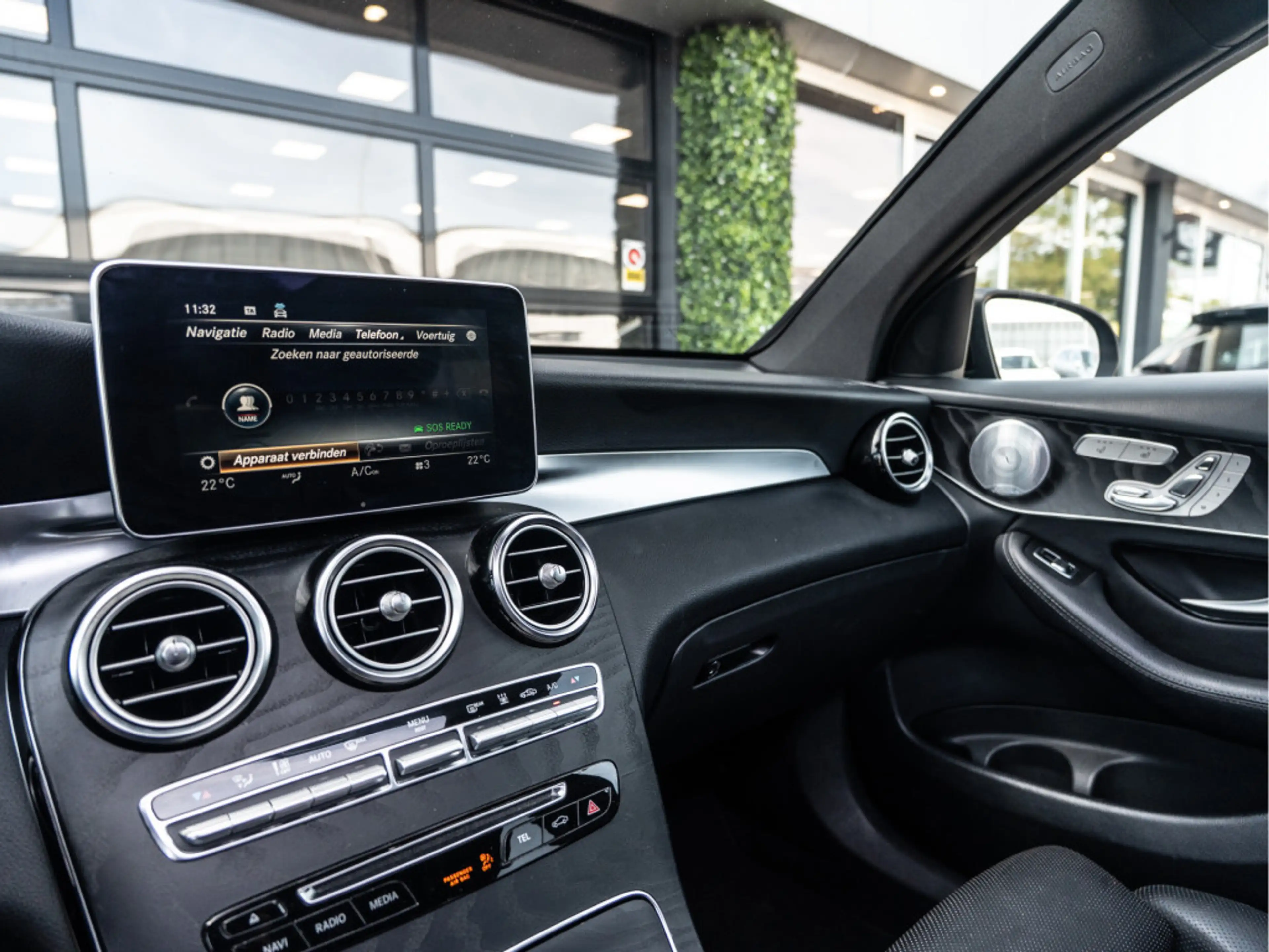 Mercedes-Benz GLC 350 Coupé 350e 4MATIC Premium Plus AMG Night | Luchtve — photo 2
